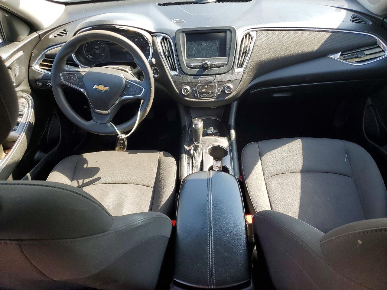 2018 Chevrolet Malibu Lt Серый vin: 1G1ZD5ST9JF254409
