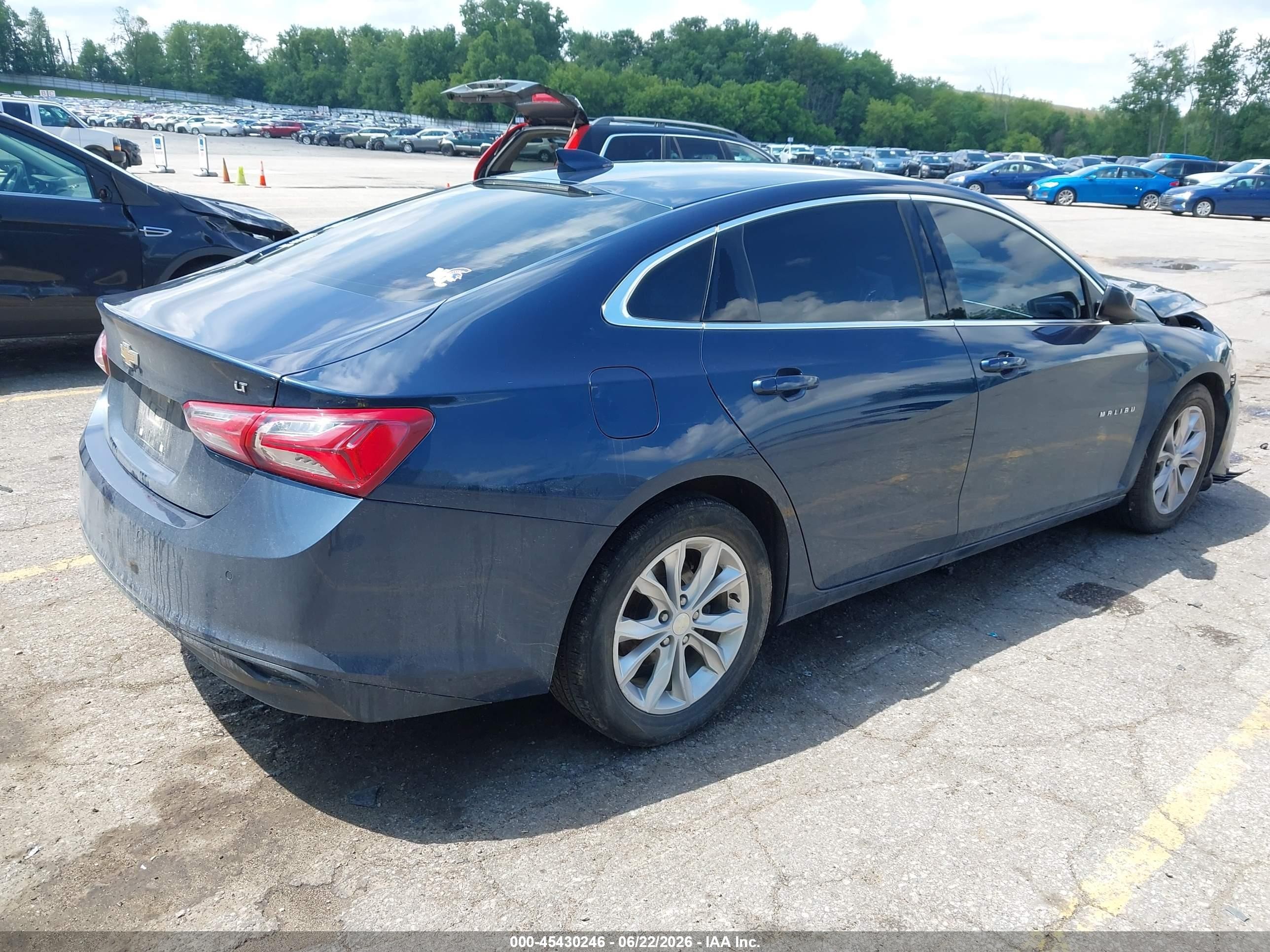 2019 Chevrolet Malibu Lt Blue vin: 1G1ZD5ST9KF192611