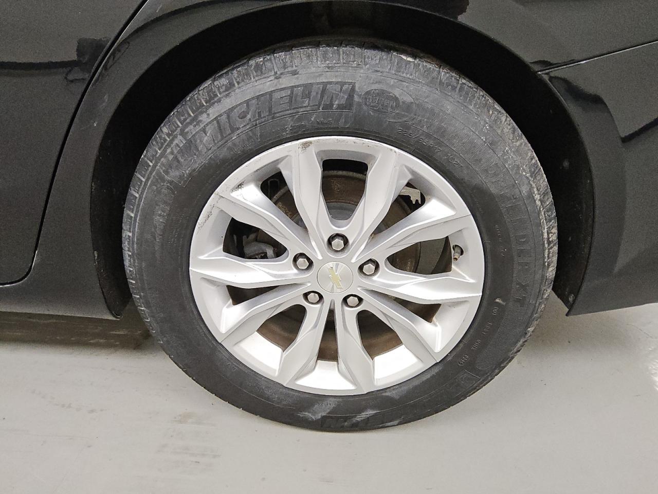 2020 Chevrolet Malibu Lt Черный vin: 1G1ZD5ST9LF028843 Damage: Left Rear Wheel, Curb Rash, 3 To 4 Inches