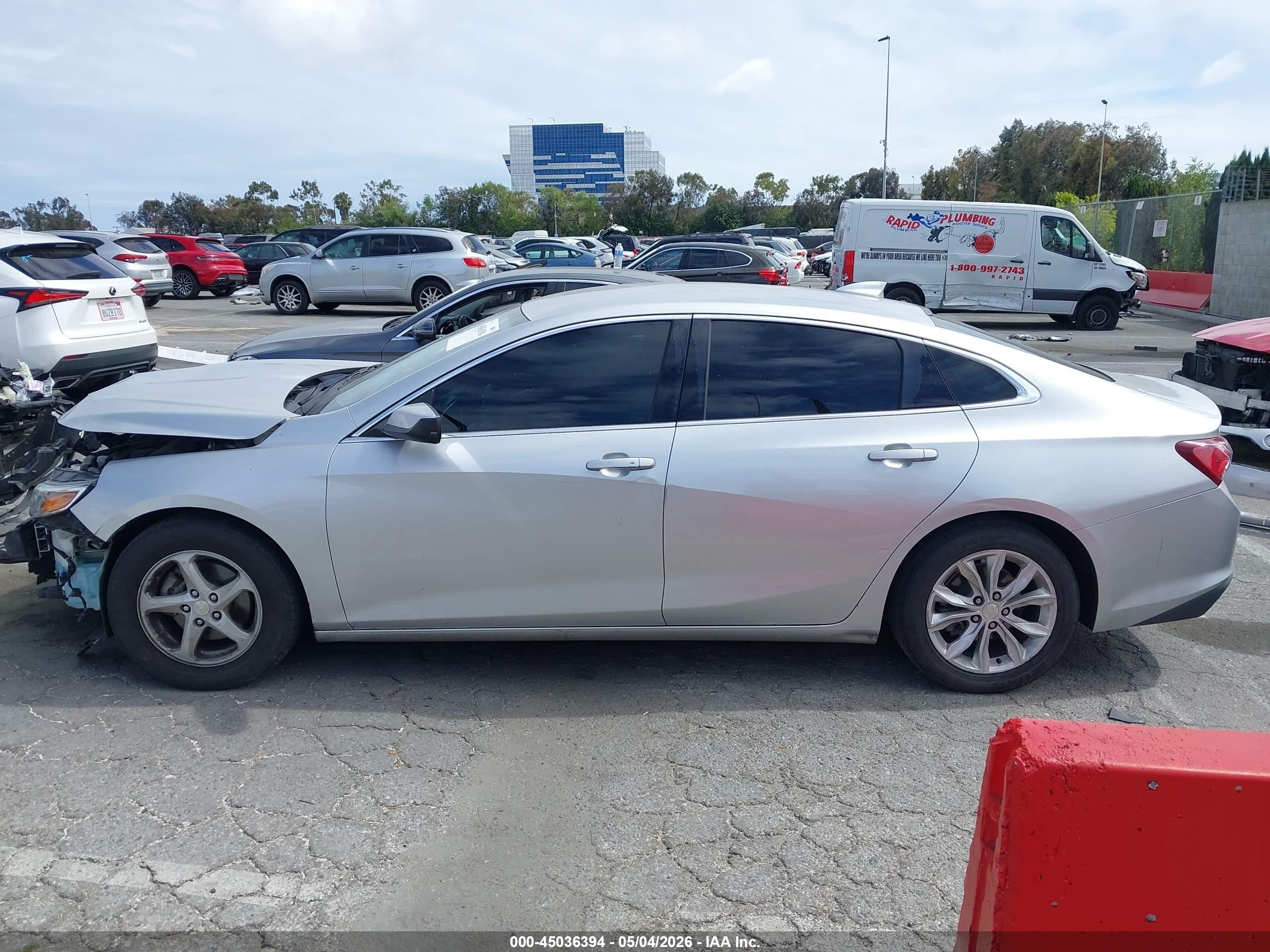 2020 Chevrolet Malibu Fwd Lt Серебряный vin: 1G1ZD5ST9LF046825