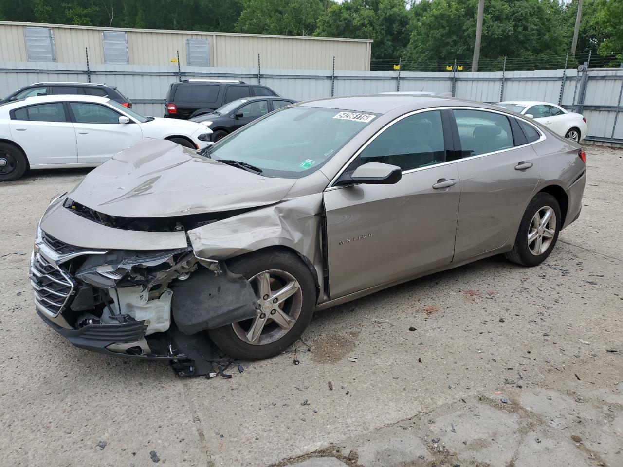 2022 Chevrolet Malibu Lt Золотой vin: 1G1ZD5ST9NF134938 Damage: Left Front Fender, Severe Damage, Replacement Required