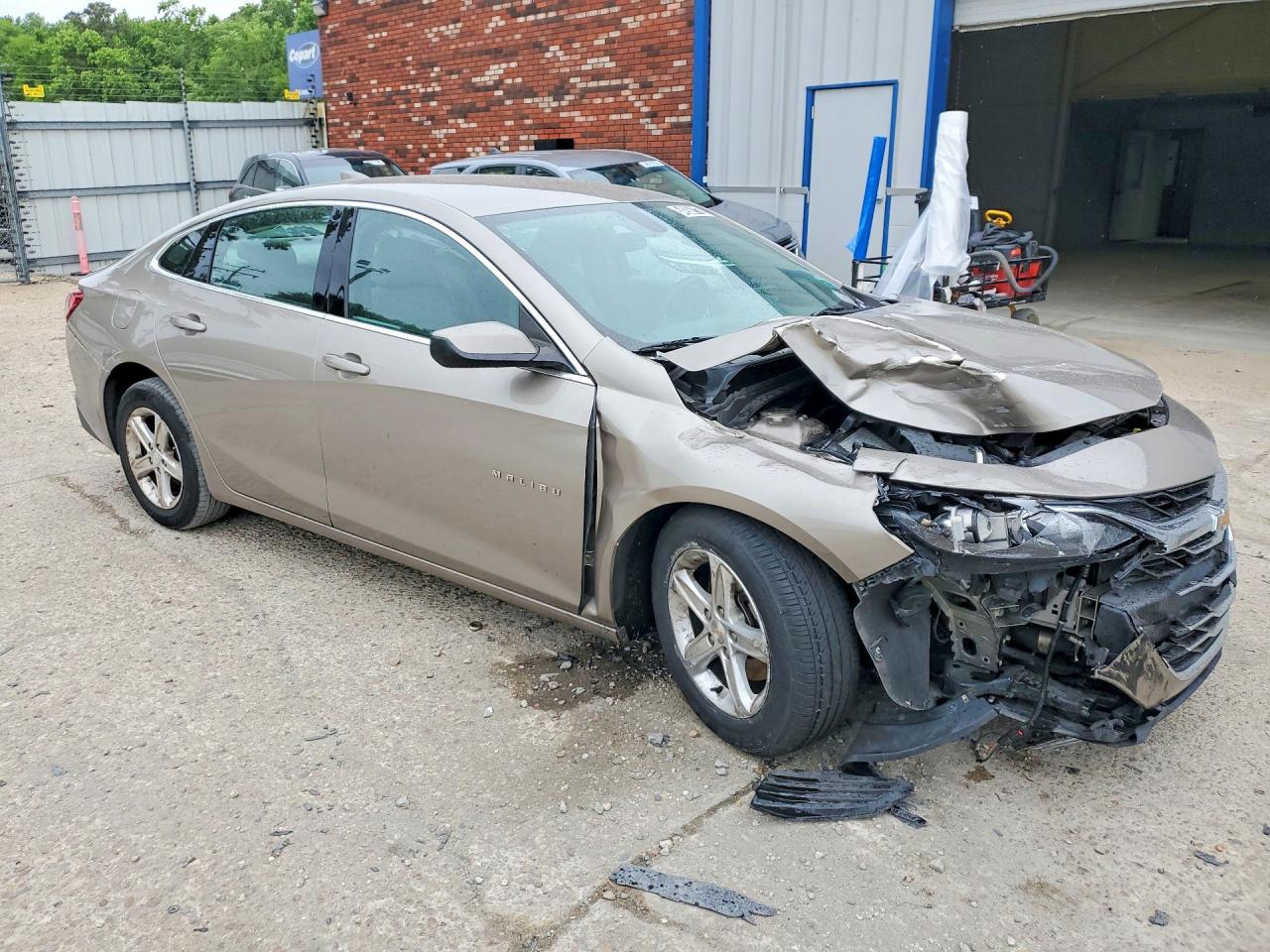2022 Chevrolet Malibu Lt Золотой vin: 1G1ZD5ST9NF134938