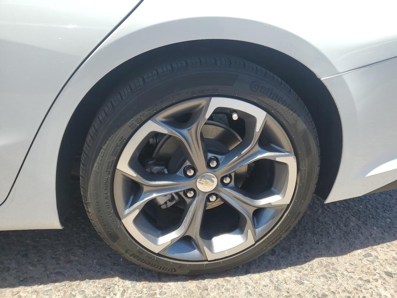 2024 Chevrolet Malibu Lt White vin: 1G1ZD5ST9RF173387 Damage: Left Rear Wheel, Curb Rash, 1/8 To 1/2 Inch