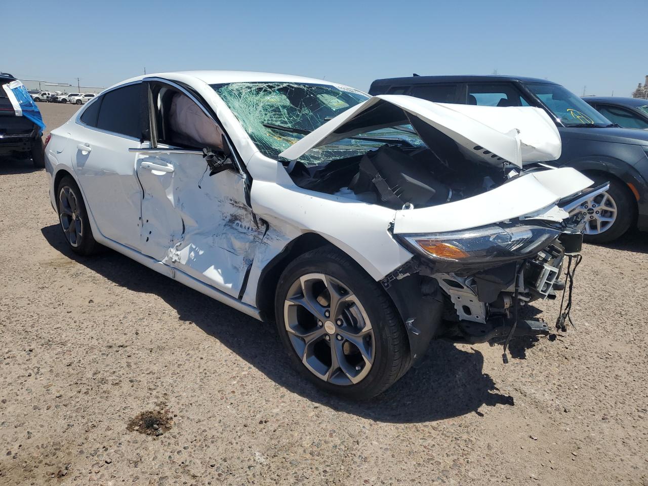 2024 Chevrolet Malibu Lt White vin: 1G1ZD5ST9RF173387 Damage: Right Rocker Panel, Dent(S) W/ Paint Dmg, 3 To 4 Inches