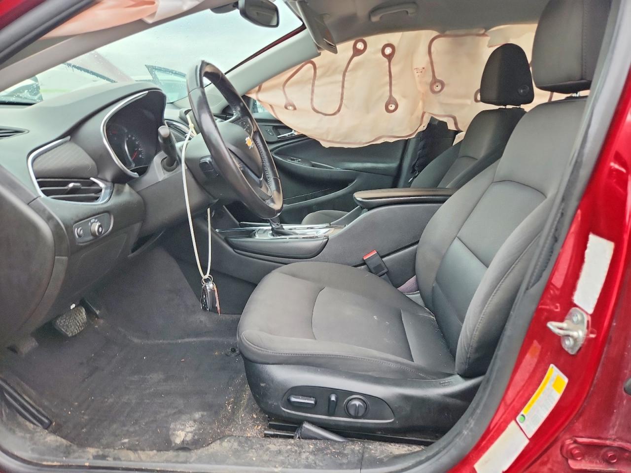 2018 Chevrolet Malibu Lt Красный vin: 1G1ZD5STXJF289895