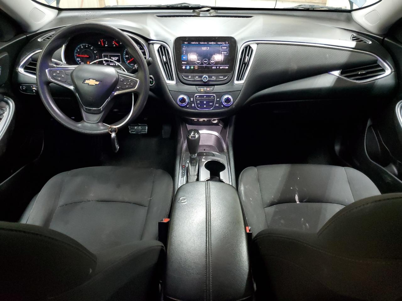 2020 Chevrolet Malibu Lt Синий vin: 1G1ZD5STXLF111925 Damage: Front Center Armrest, Worn, Replacement Required