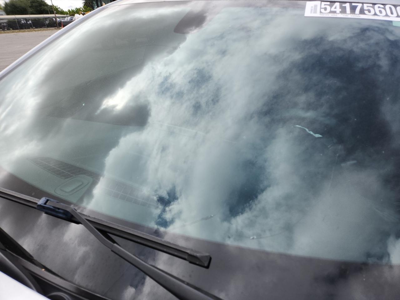 2022 Chevrolet Malibu Lt Silver vin: 1G1ZD5STXNF174090 Damage: Windshield, Cracked, 7 To 8 Inches