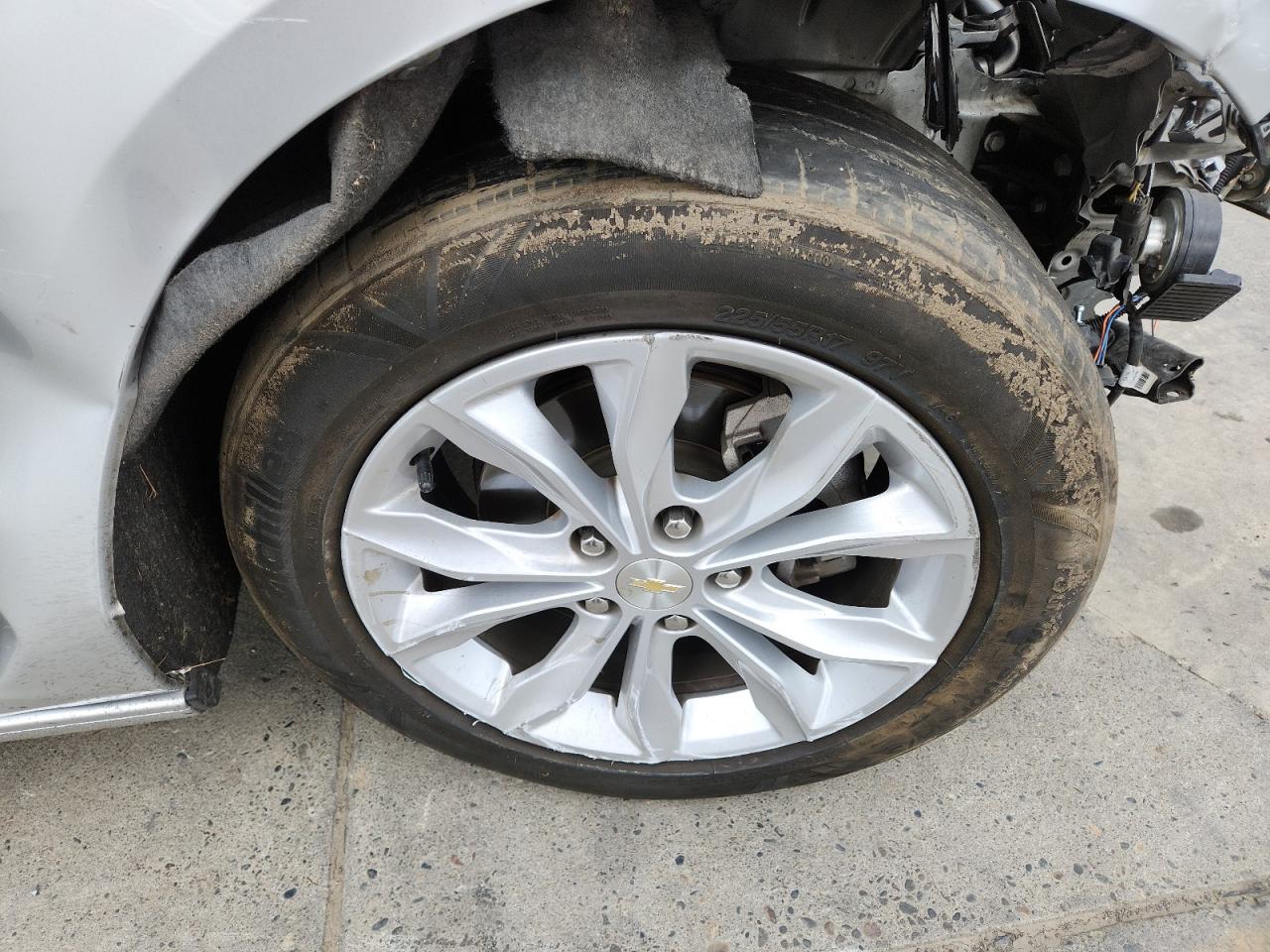 2022 Chevrolet Malibu Lt Silver vin: 1G1ZD5STXNF174090 Damage: Right Front Wheel, Curb Rash, > 12 Inches