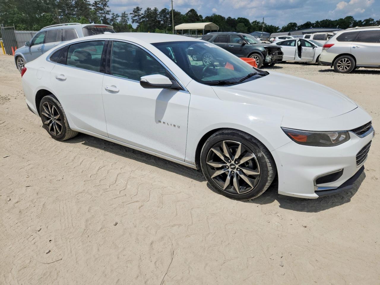 2017 Chevrolet Malibu Lt Белый vin: 1G1ZE5ST4HF283579