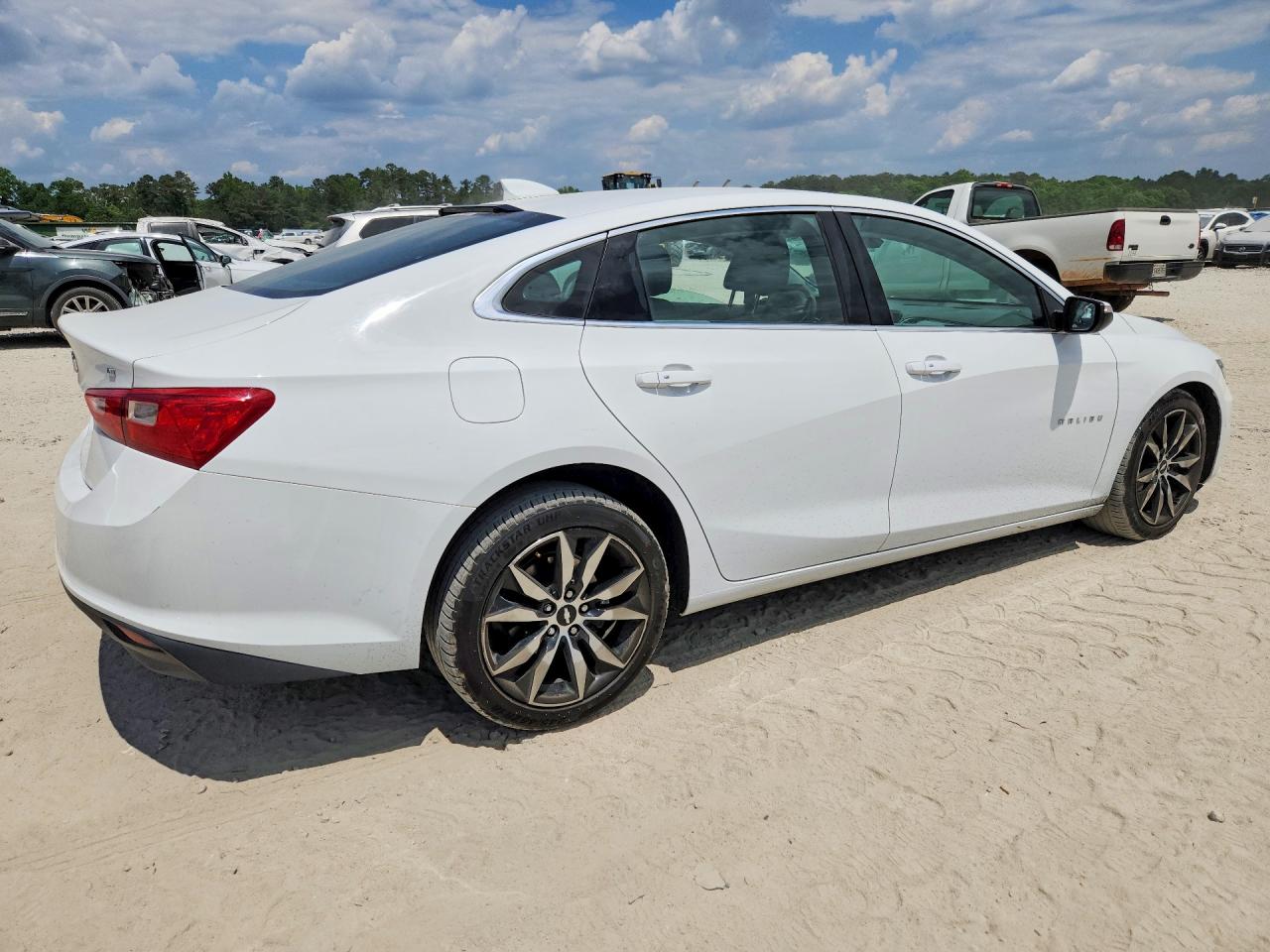 2017 Chevrolet Malibu Lt Белый vin: 1G1ZE5ST4HF283579
