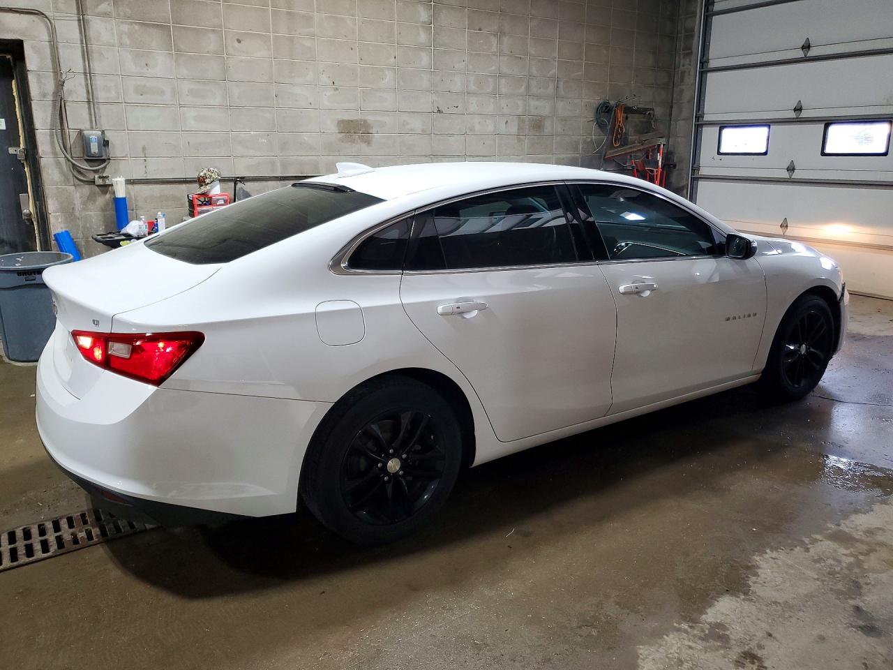 2016 Chevrolet Malibu Lt White vin: 1G1ZE5ST6GF176595