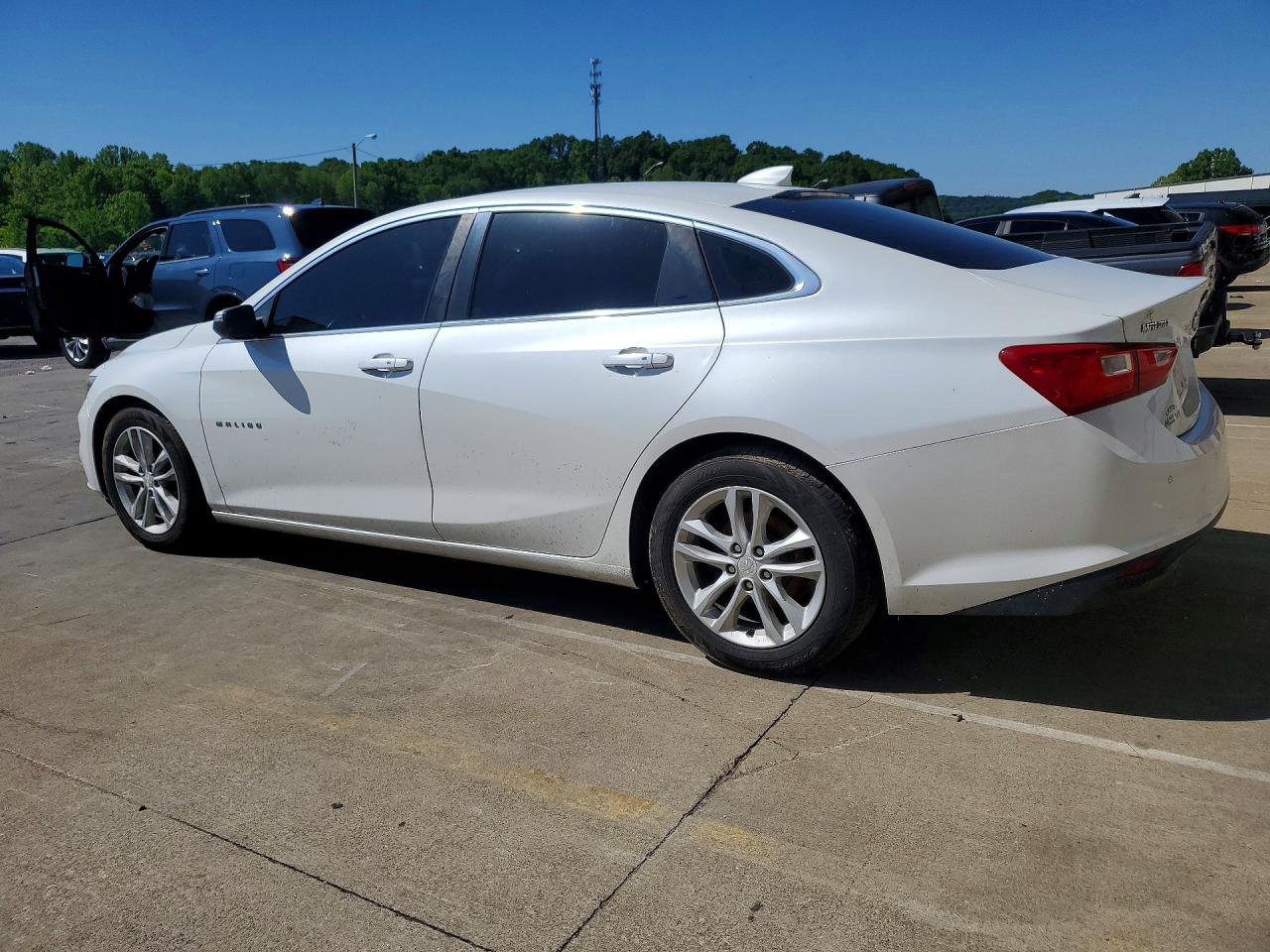 2016 Chevrolet Malibu Lt White vin: 1G1ZE5ST7GF330635