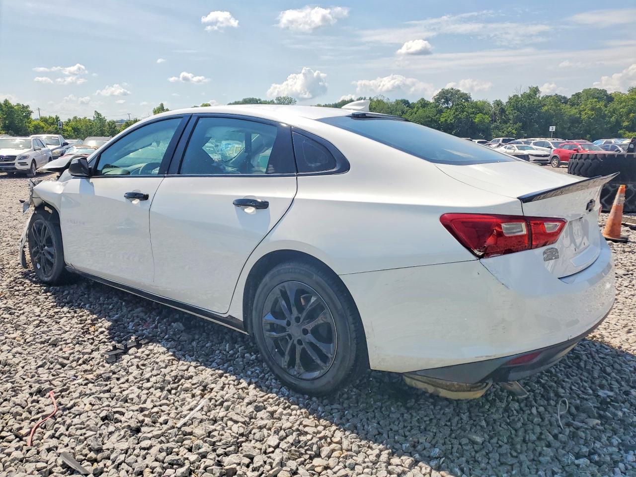 2016 Chevrolet Malibu Lt White vin: 1G1ZE5ST8GF209984