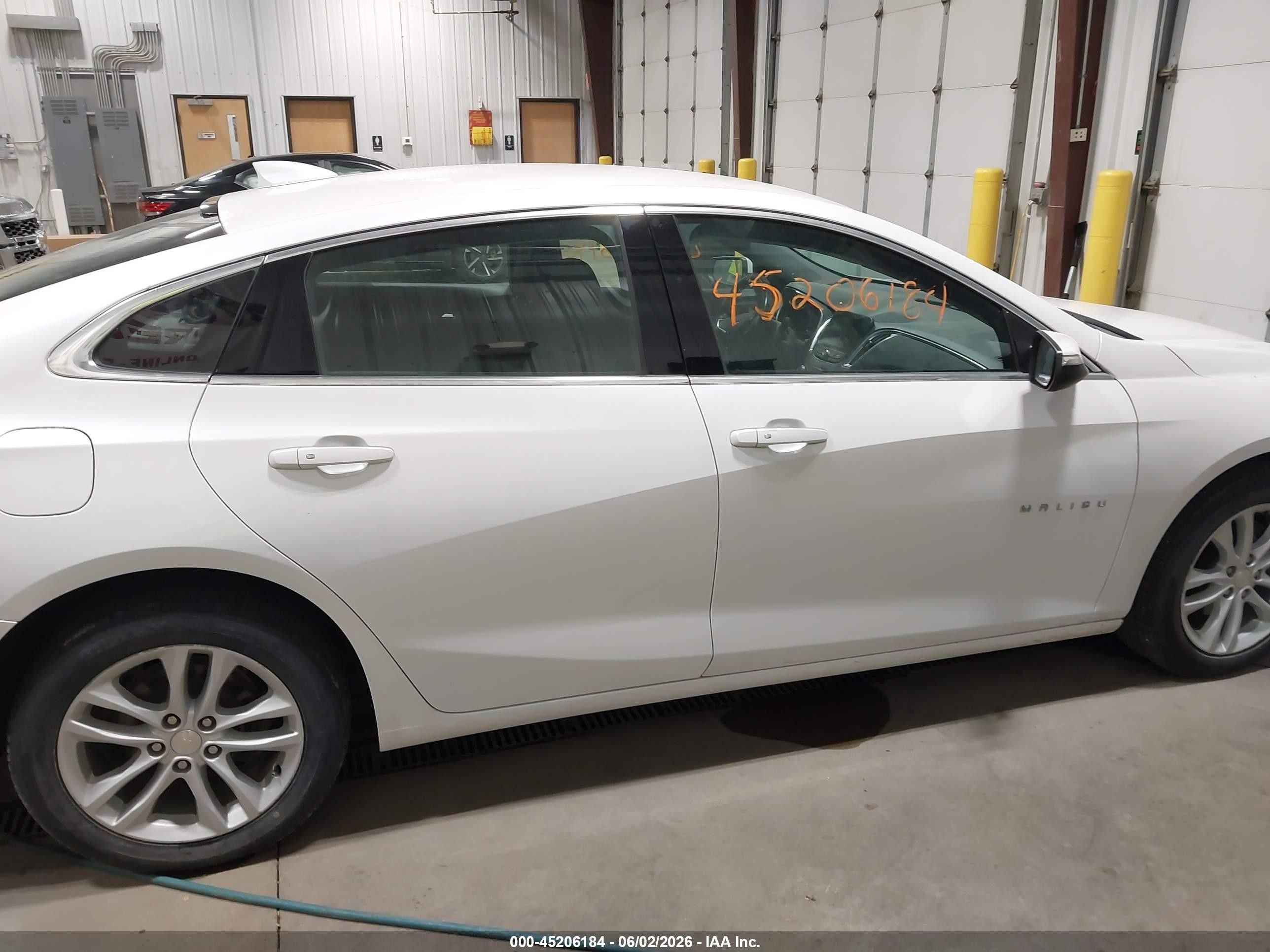2017 Chevrolet Malibu 1lt Белый vin: 1G1ZE5ST9HF234278