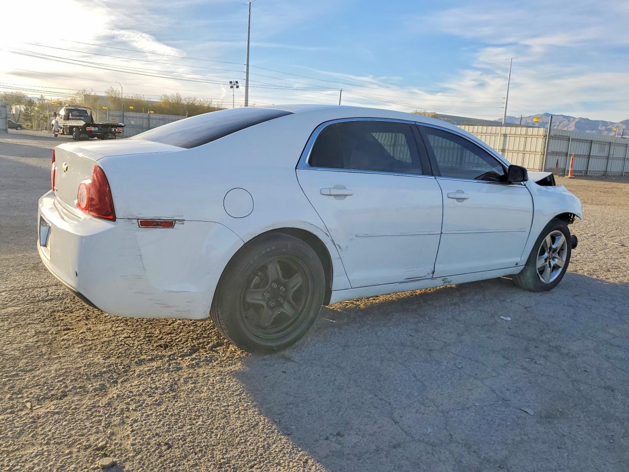 2009 Chevrolet Malibu Ls Белый vin: 1G1ZG57B09F100982