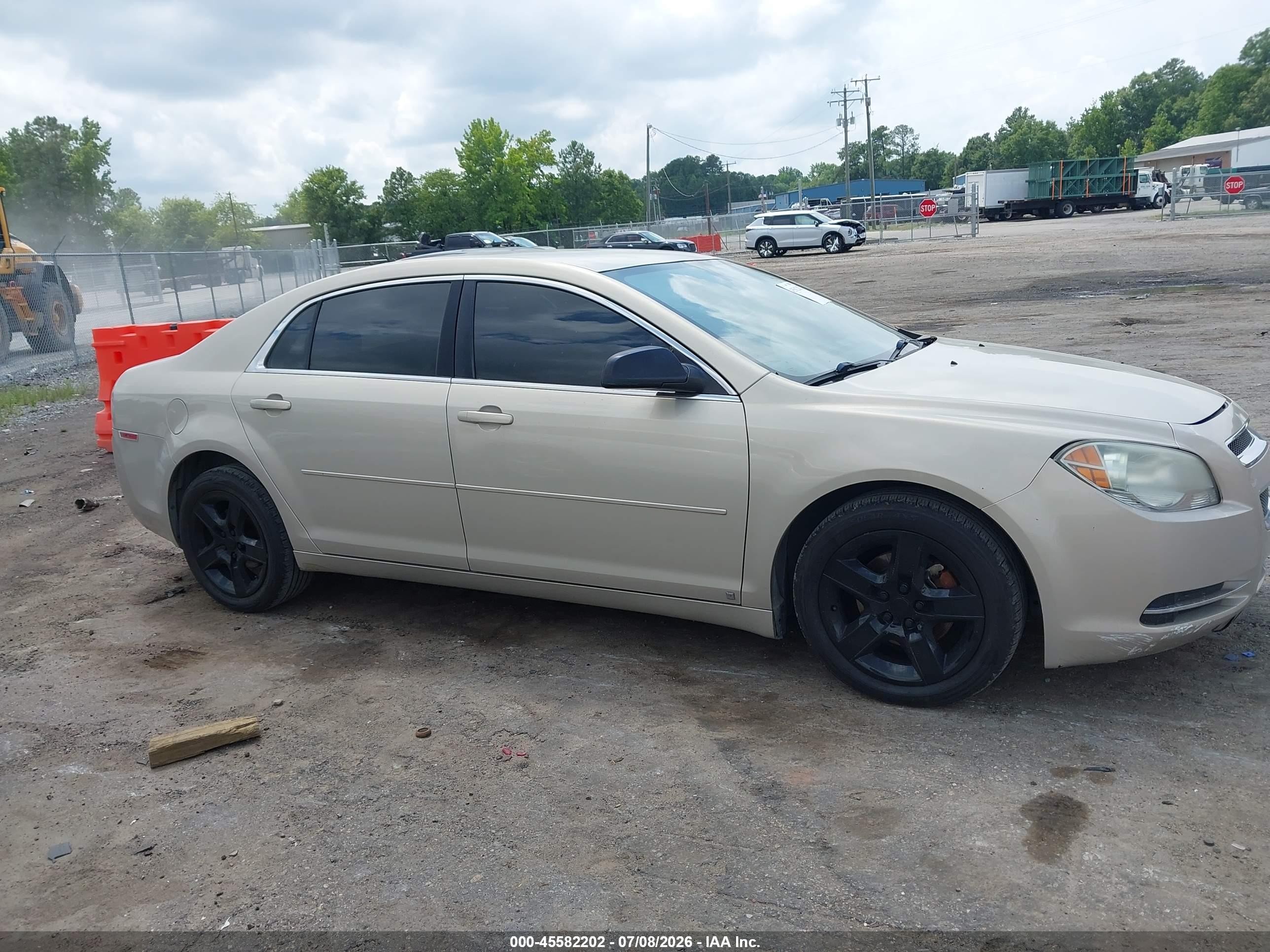2009 Chevrolet Malibu Ls Gold vin: 1G1ZG57B09F259873