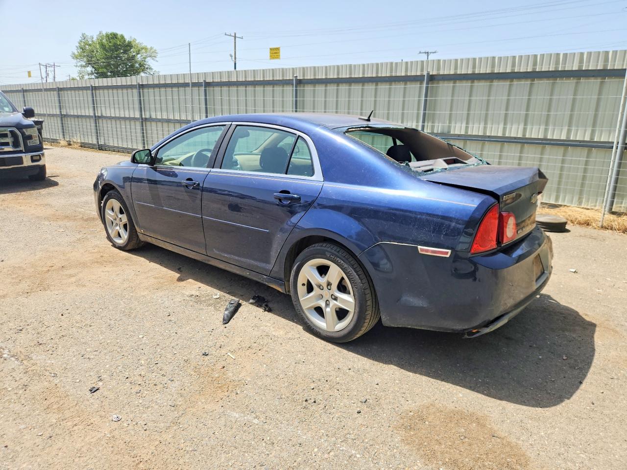 2009 Chevrolet Malibu Ls Blue vin: 1G1ZG57B194186525