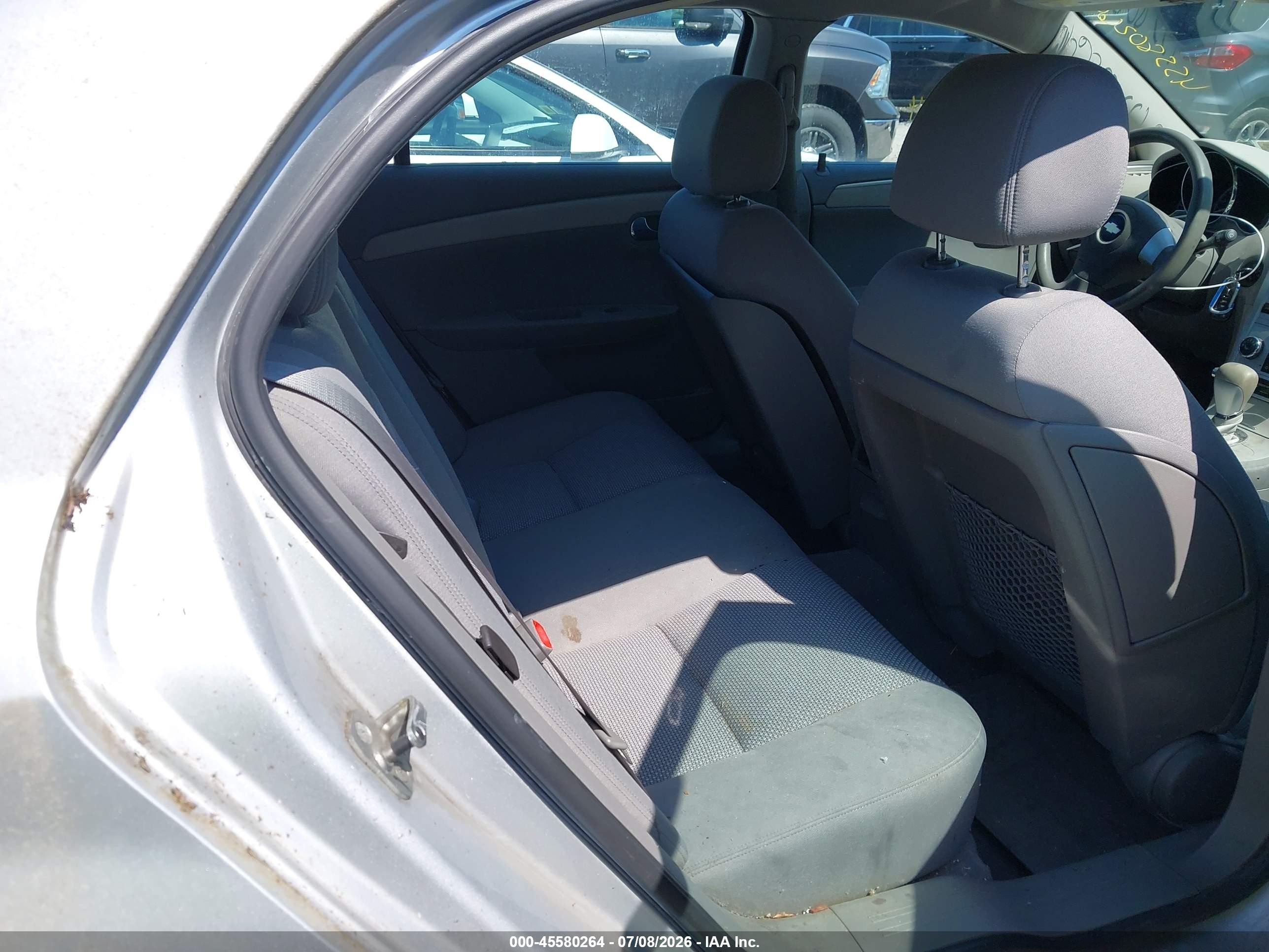 2009 Chevrolet Malibu Ls Silver vin: 1G1ZG57B29F246610