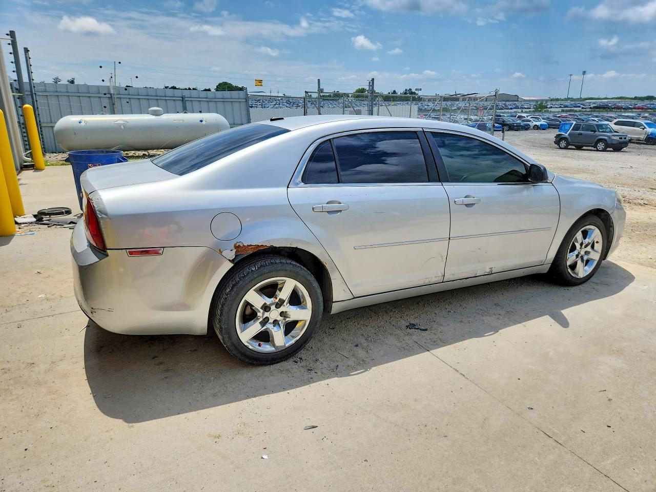 2009 Chevrolet Malibu Ls Silver vin: 1G1ZG57B494213409
