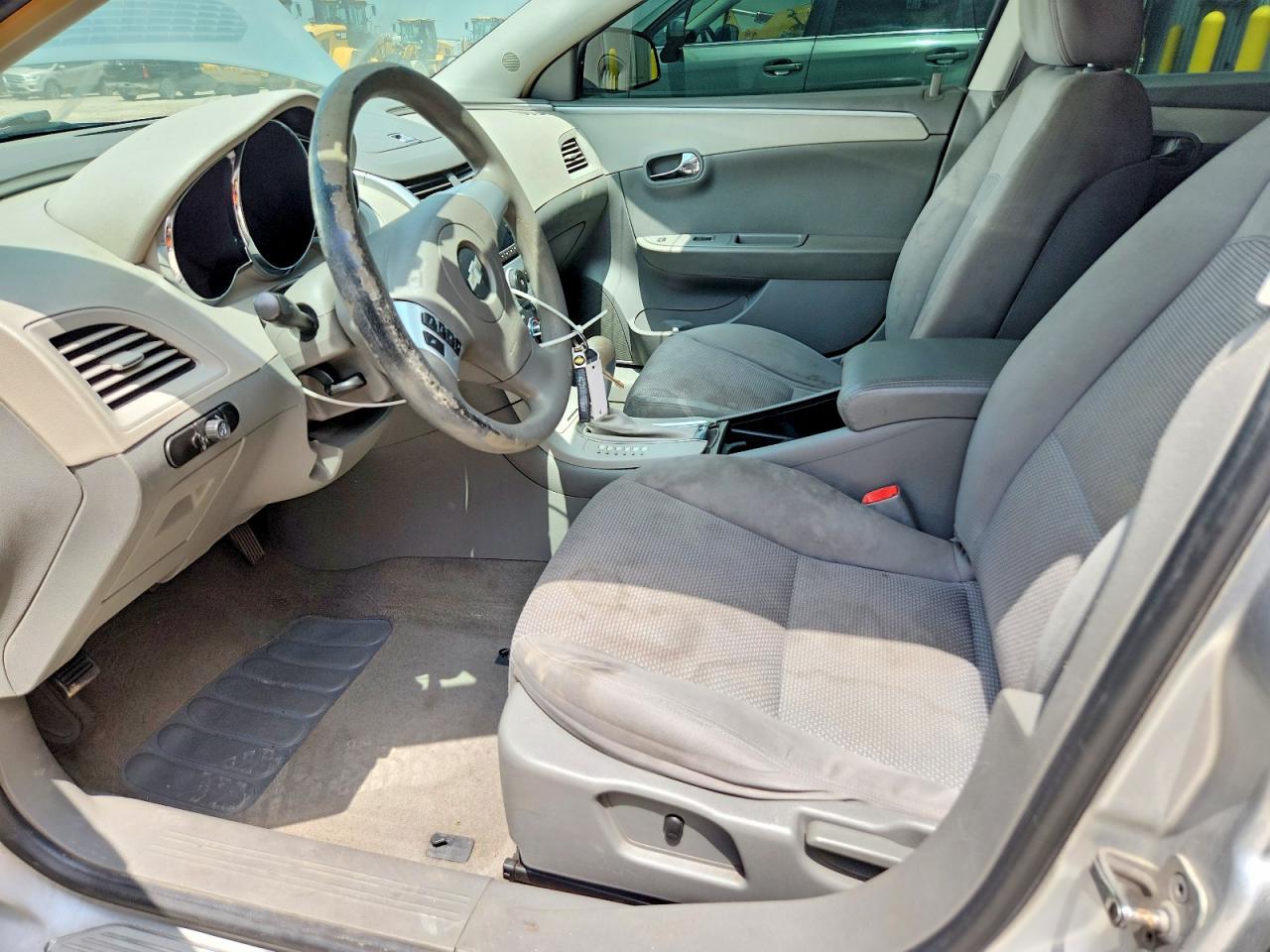 2009 Chevrolet Malibu Ls Silver vin: 1G1ZG57B494213409
