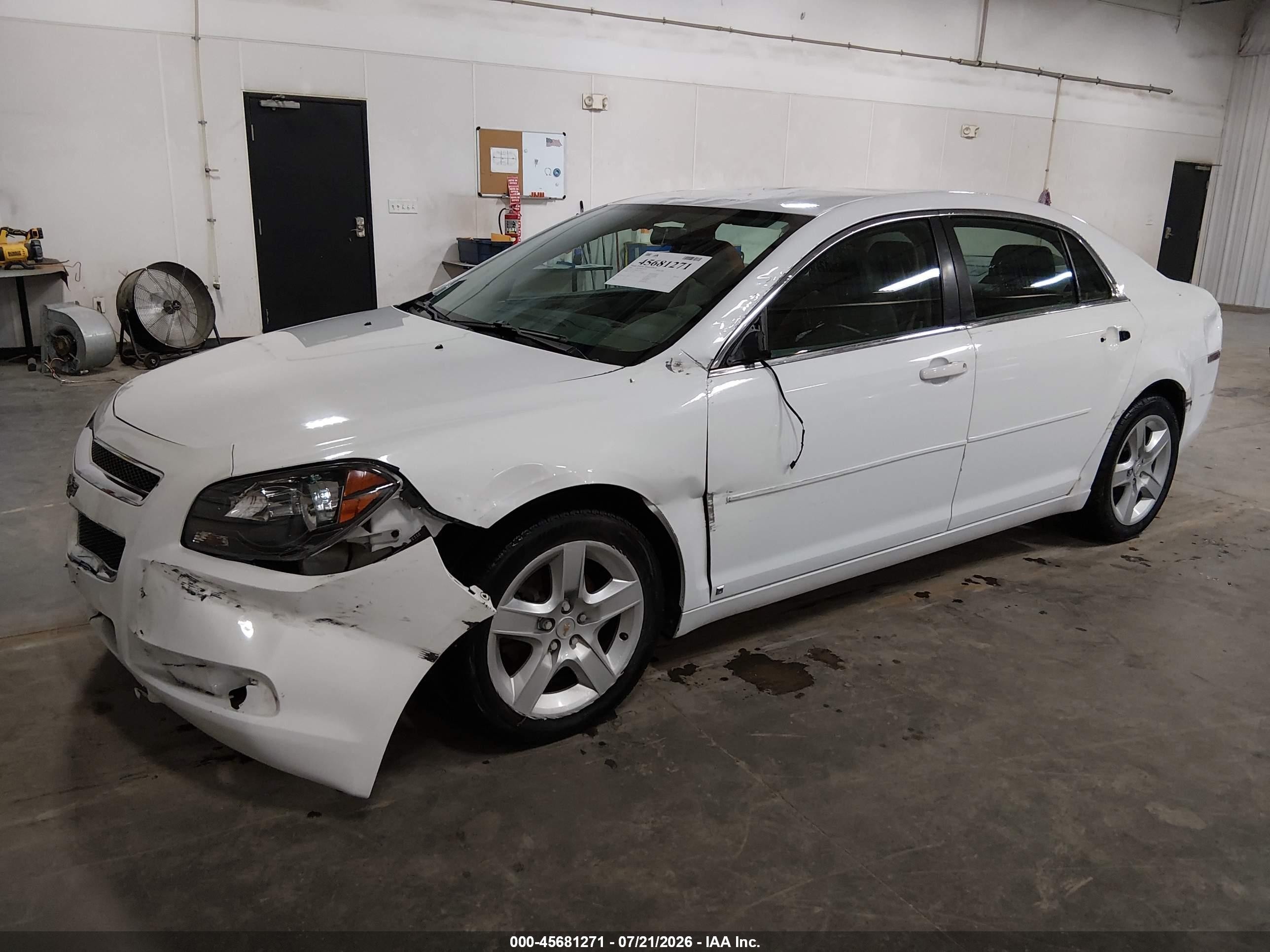 2009 Chevrolet Malibu Ls Белый vin: 1G1ZG57B49F211471