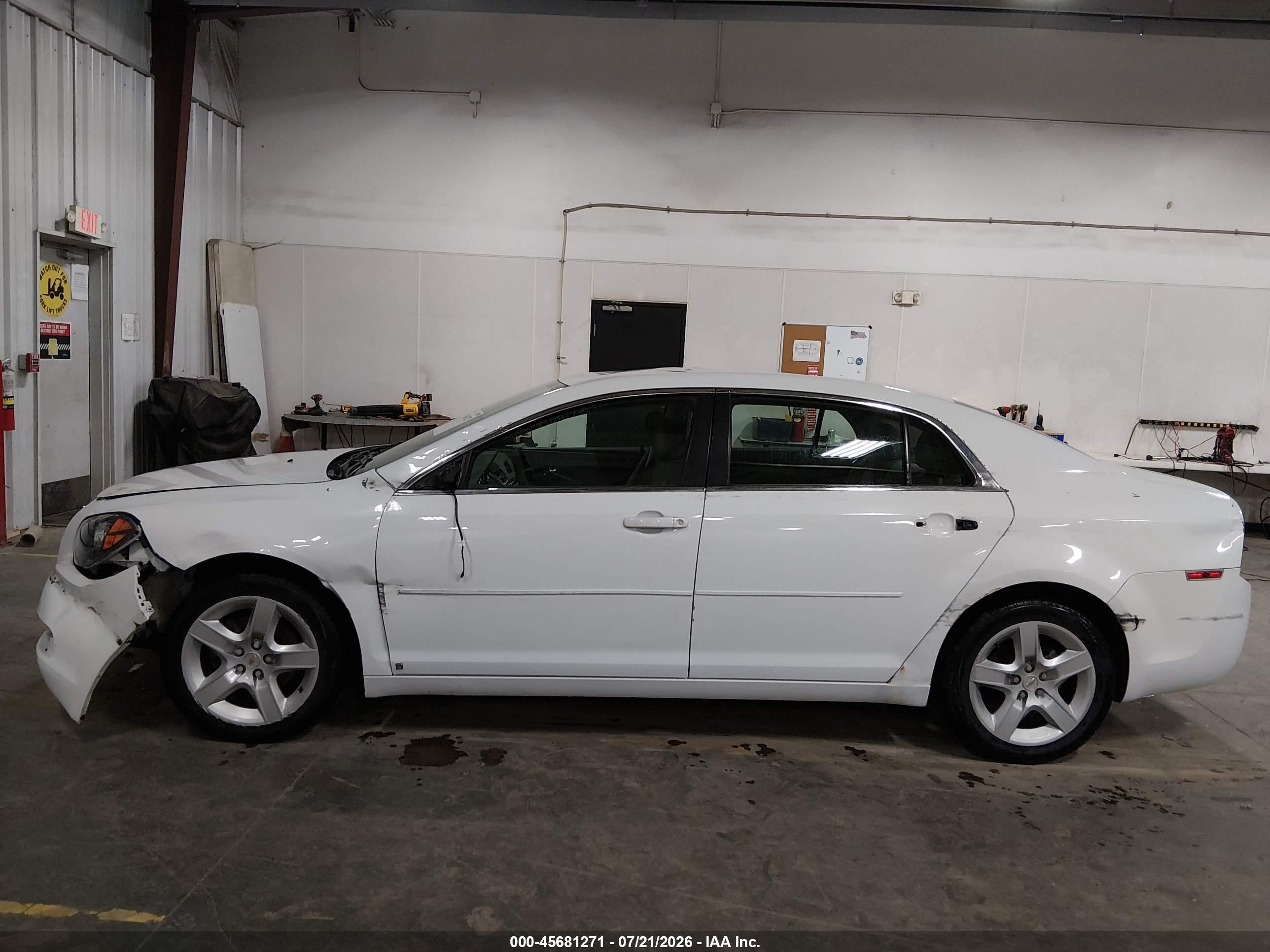 2009 Chevrolet Malibu Ls Белый vin: 1G1ZG57B49F211471