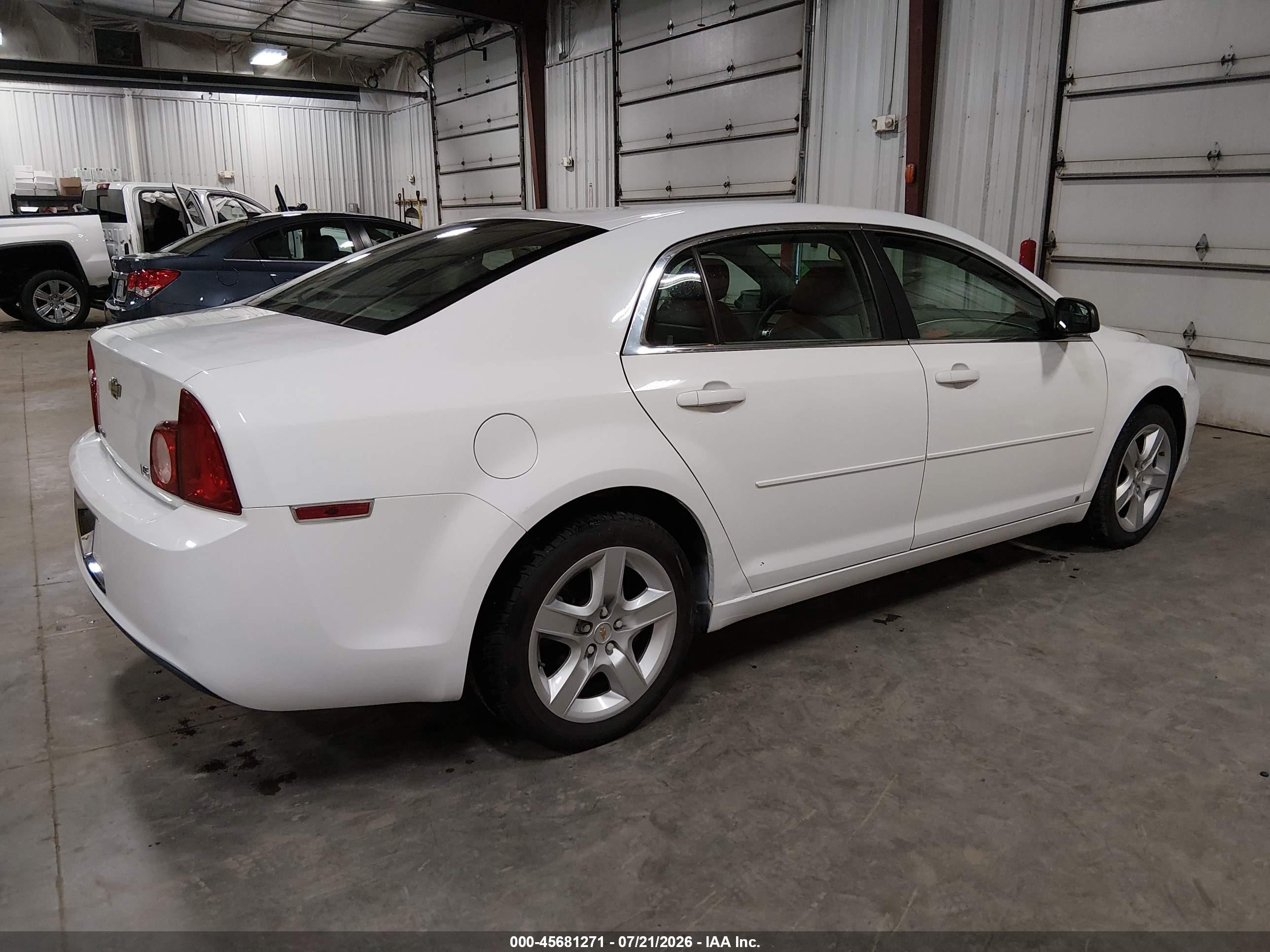 2009 Chevrolet Malibu Ls Белый vin: 1G1ZG57B49F211471