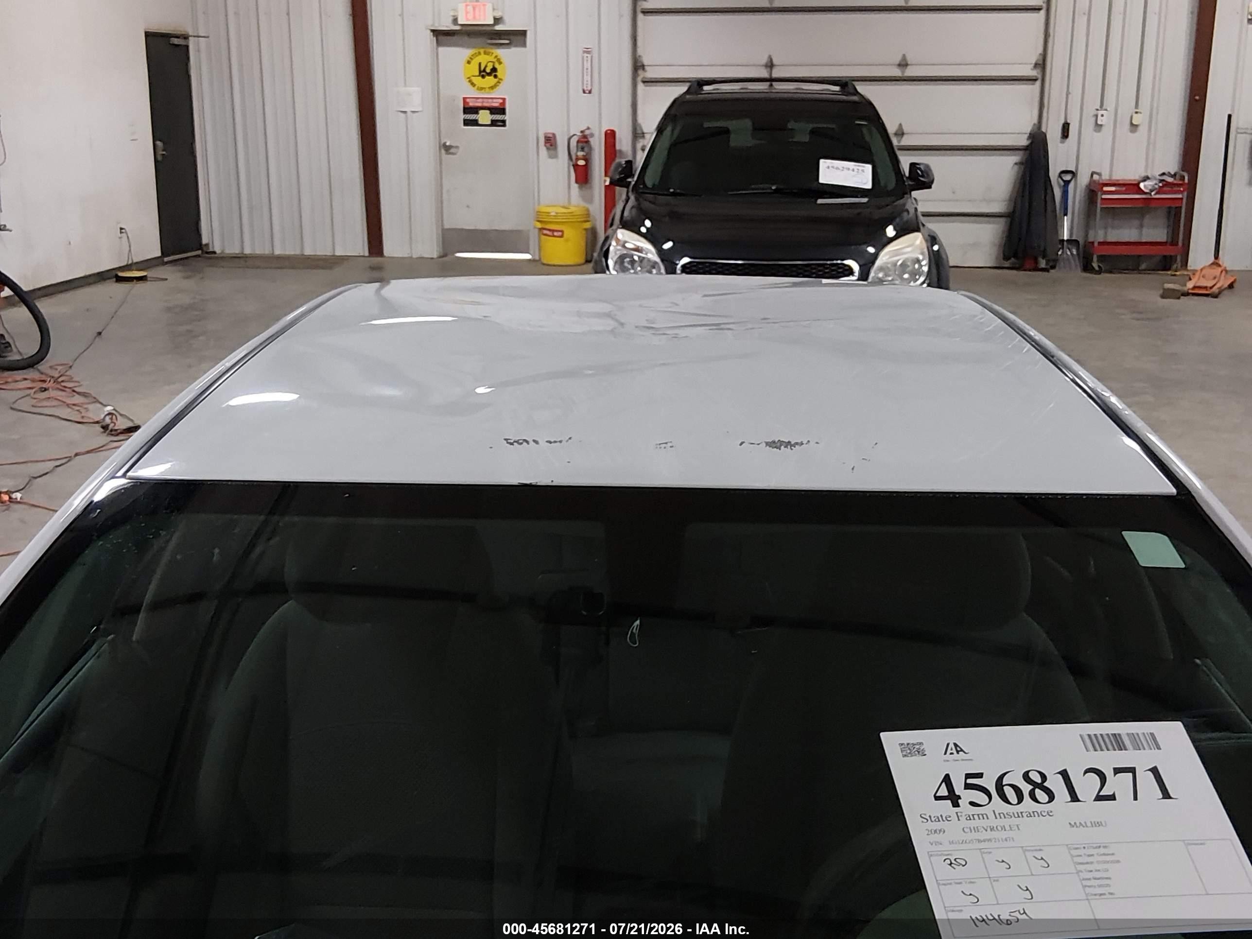 2009 Chevrolet Malibu Ls Белый vin: 1G1ZG57B49F211471