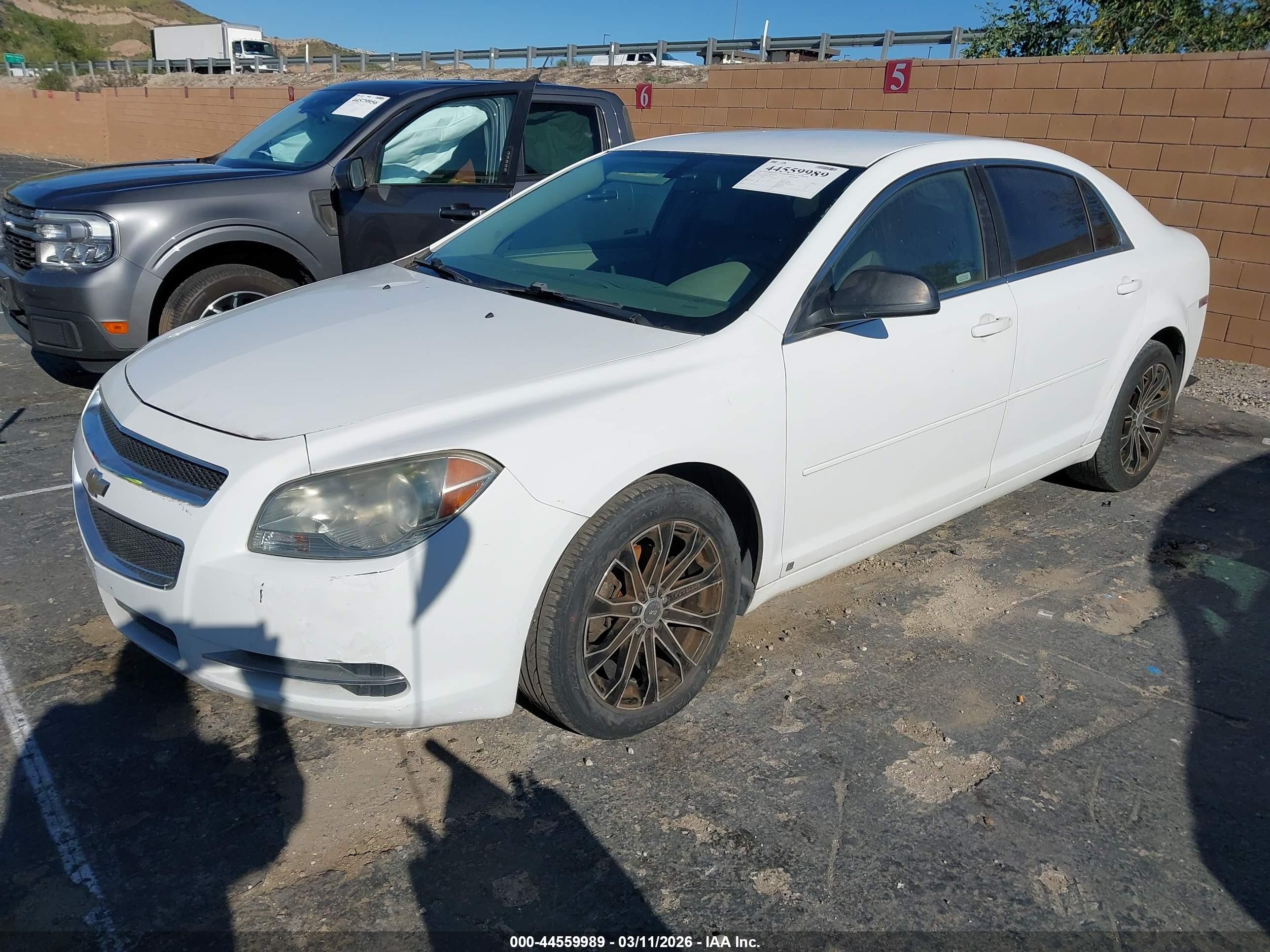 2009 Chevrolet Malibu Ls Белый vin: 1G1ZG57B59F113923