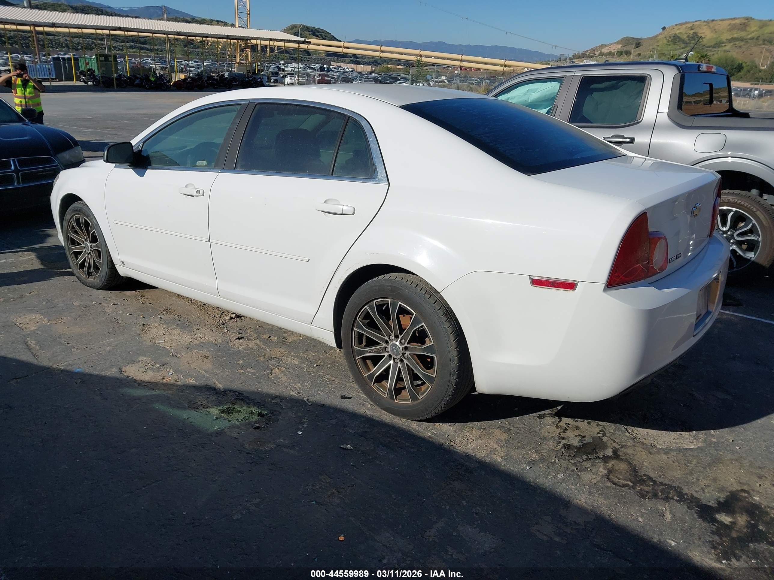 2009 Chevrolet Malibu Ls Белый vin: 1G1ZG57B59F113923