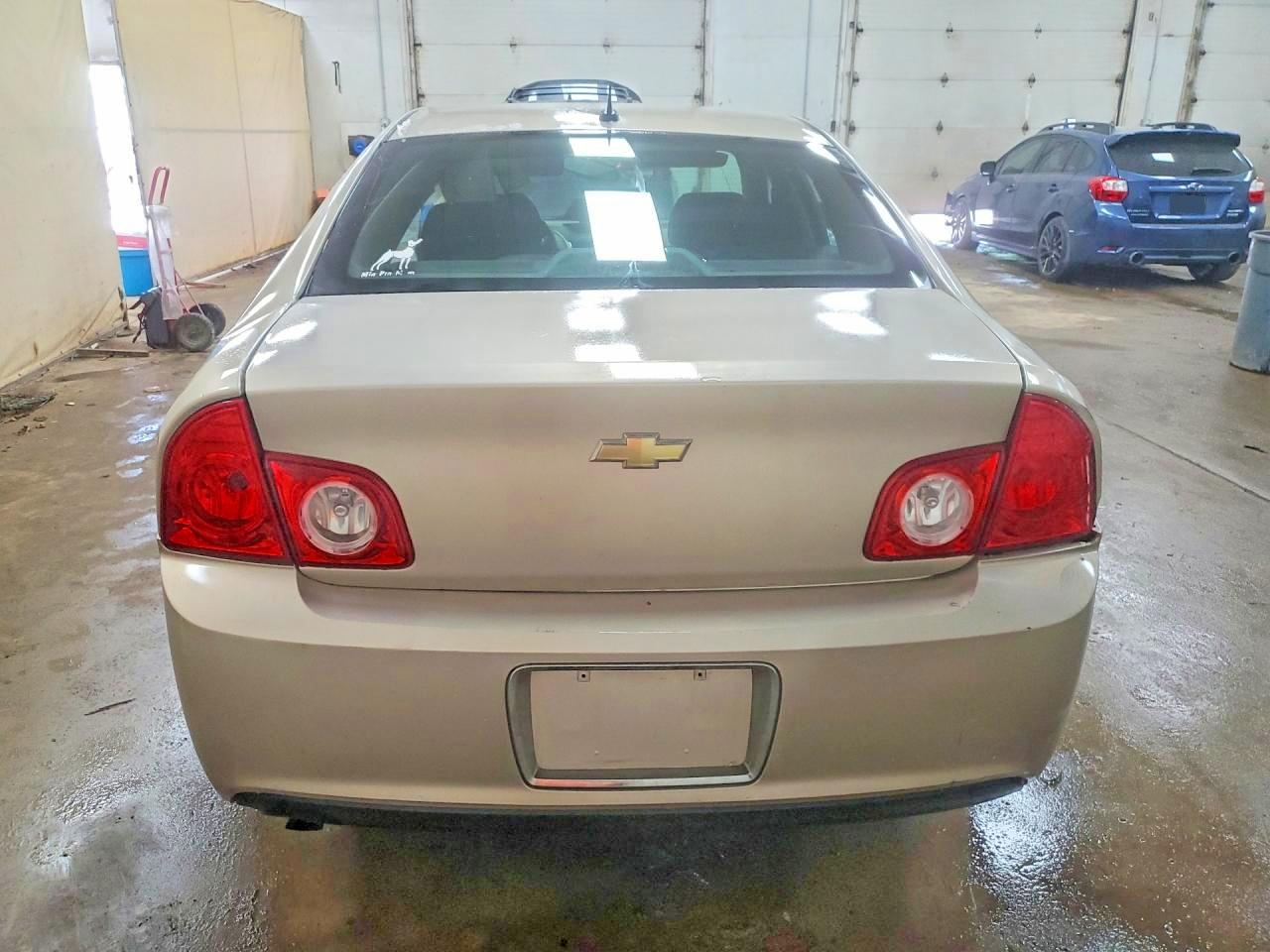 2009 Chevrolet Malibu Ls Желто-коричневый vin: 1G1ZG57B694225433