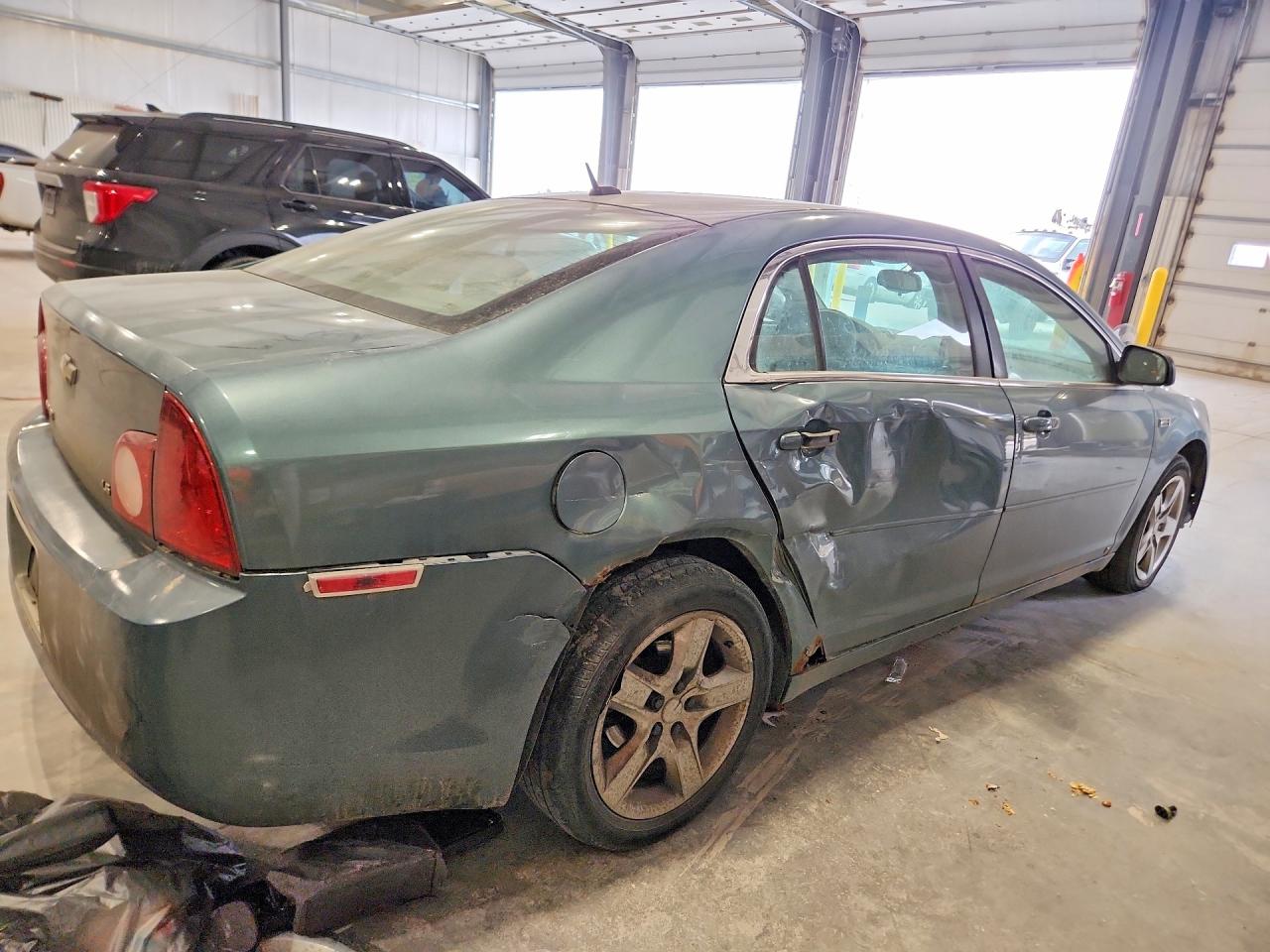 2009 Chevrolet Malibu Ls Green vin: 1G1ZG57B694265804