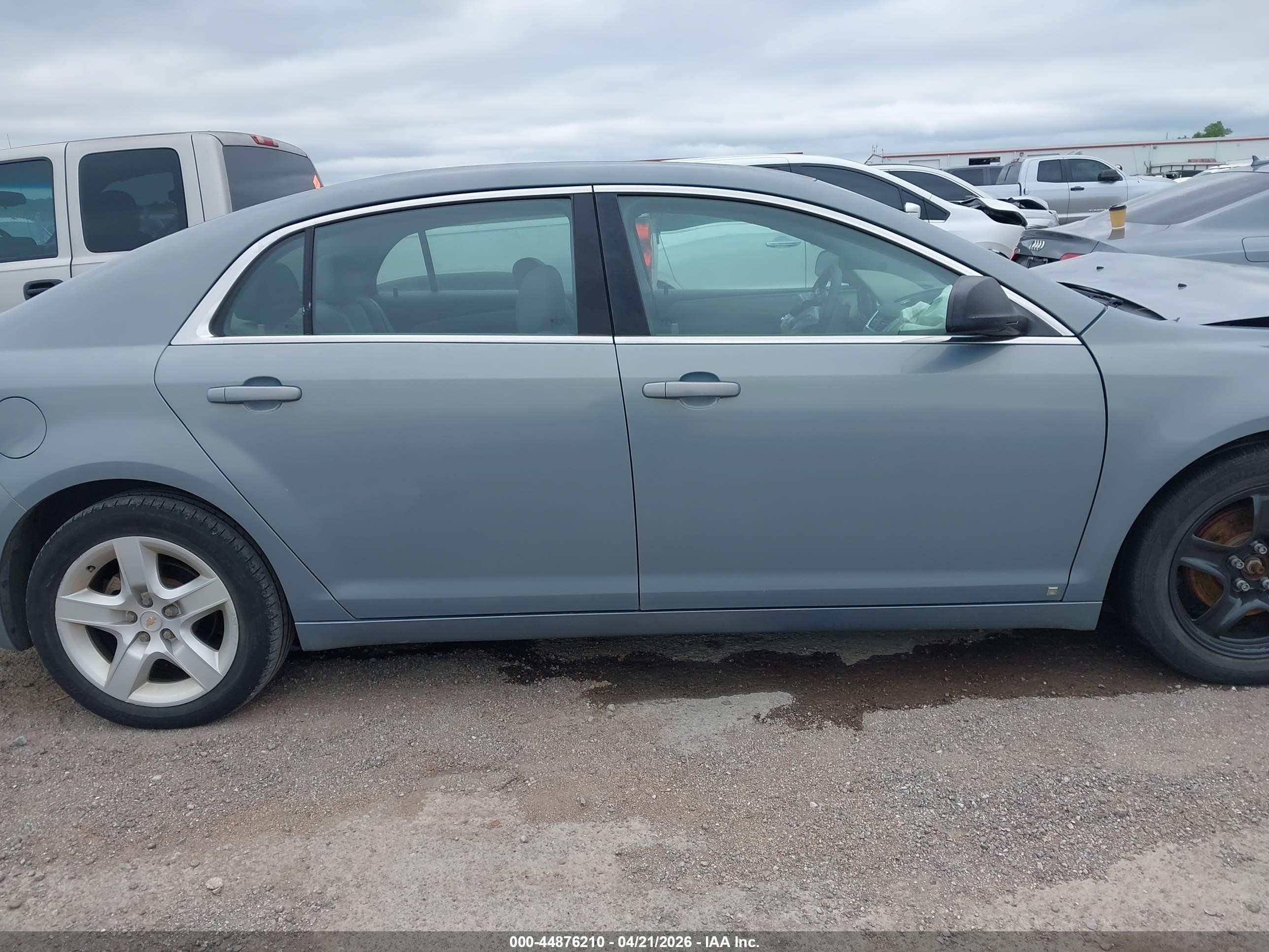 2009 Chevrolet Malibu Ls Gray vin: 1G1ZG57B69F165321