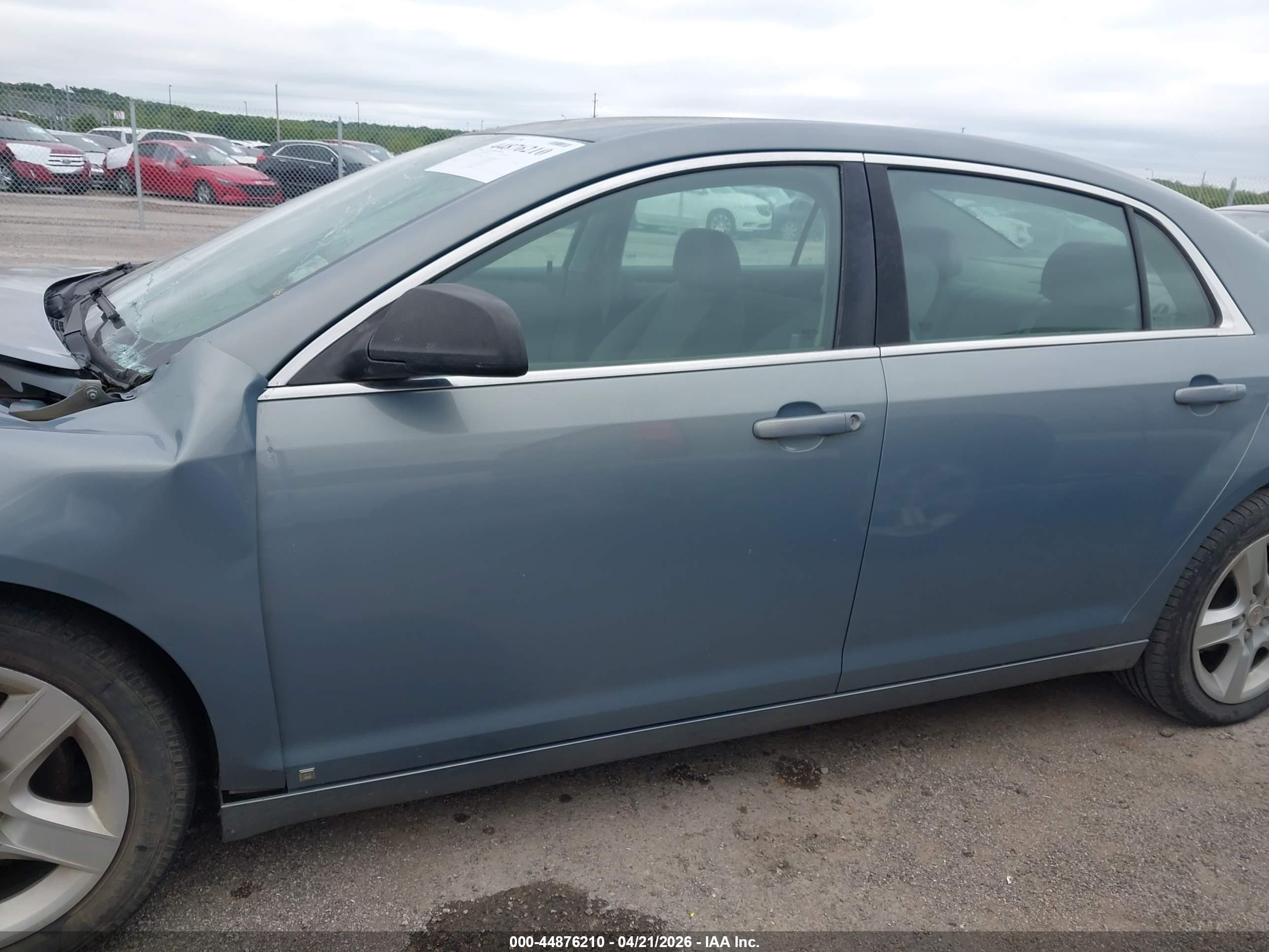 2009 Chevrolet Malibu Ls Gray vin: 1G1ZG57B69F165321