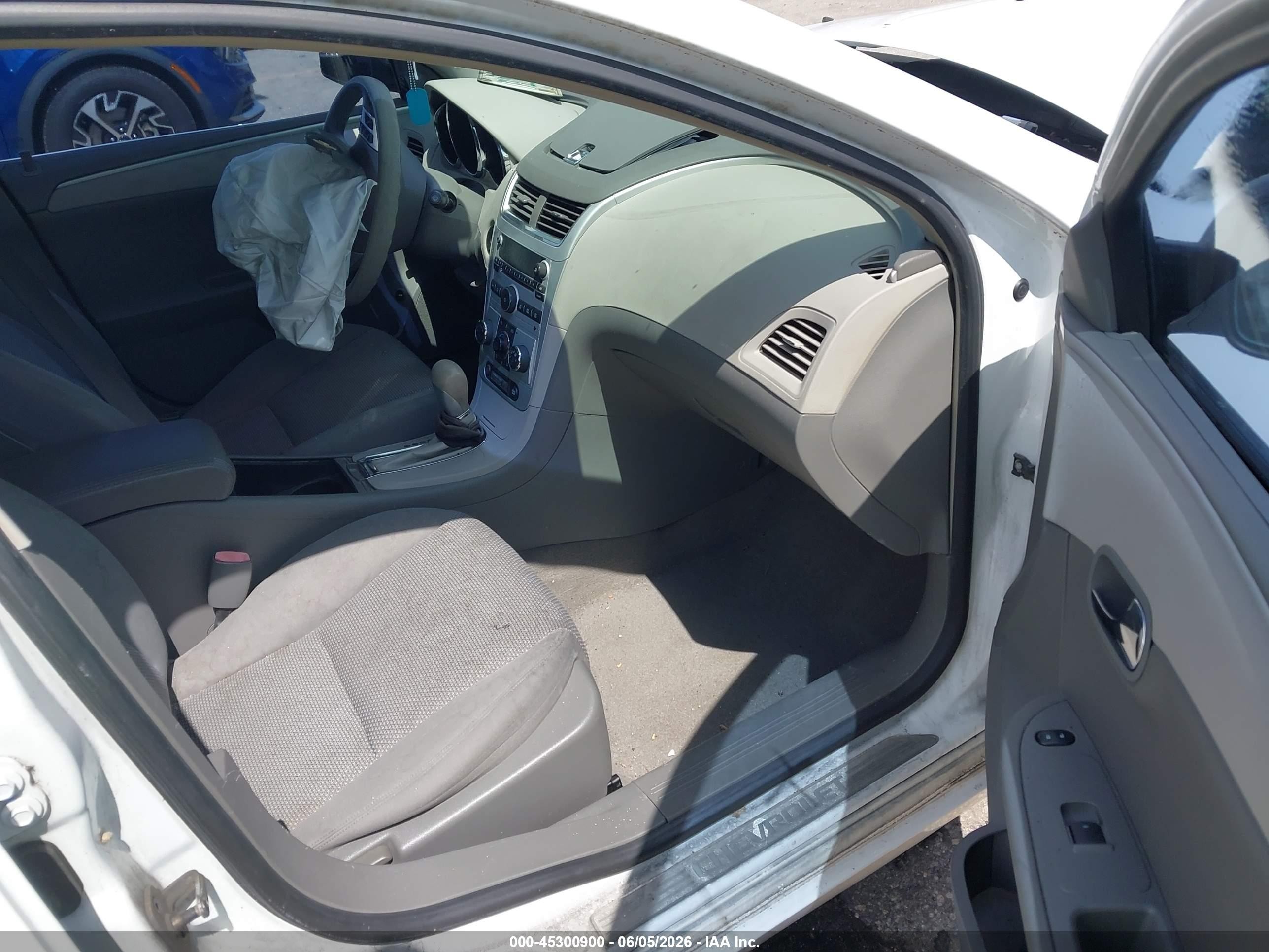 2009 Chevrolet Malibu Ls White vin: 1G1ZG57B69F214534