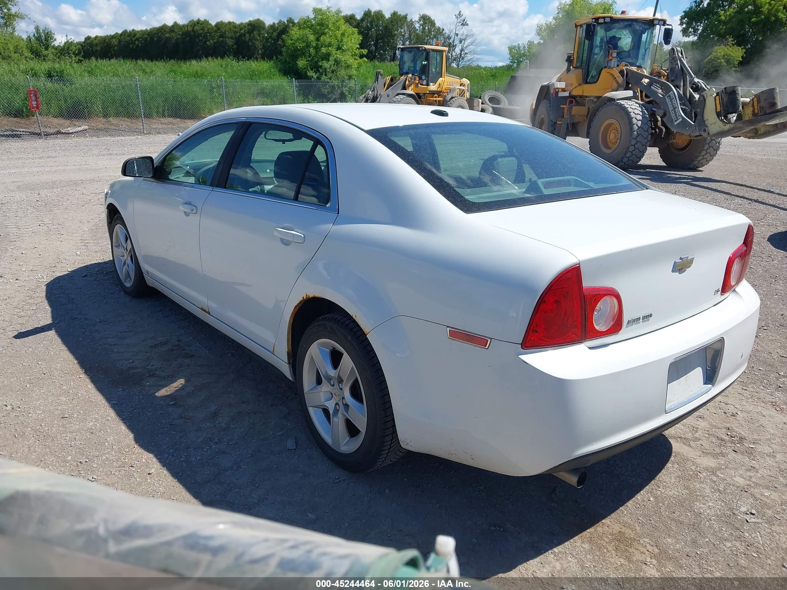 2009 Chevrolet Malibu Ls White vin: 1G1ZG57B69F226375