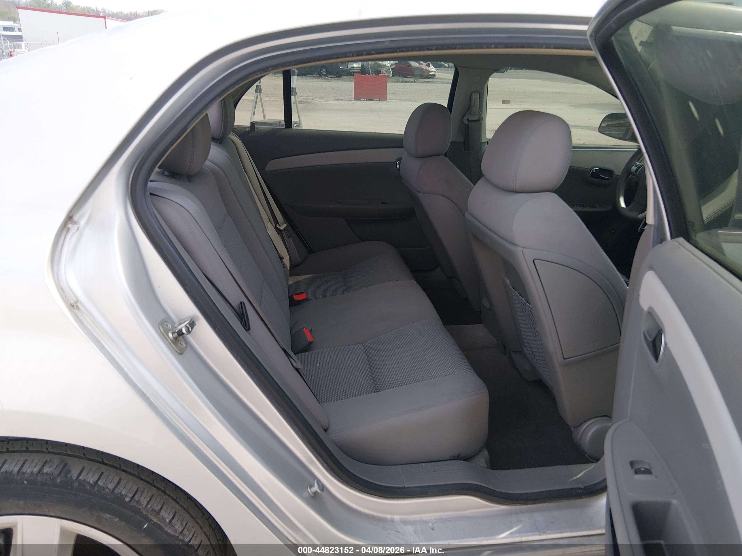 2009 Chevrolet Malibu Ls Silver vin: 1G1ZG57B794201416