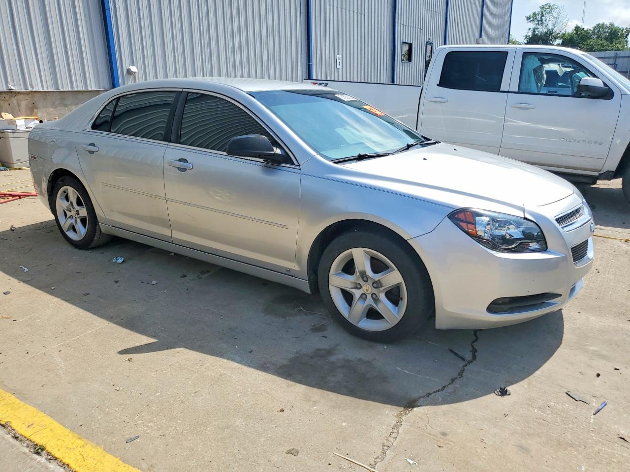 2009 Chevrolet Malibu Ls Silver vin: 1G1ZG57B894128492