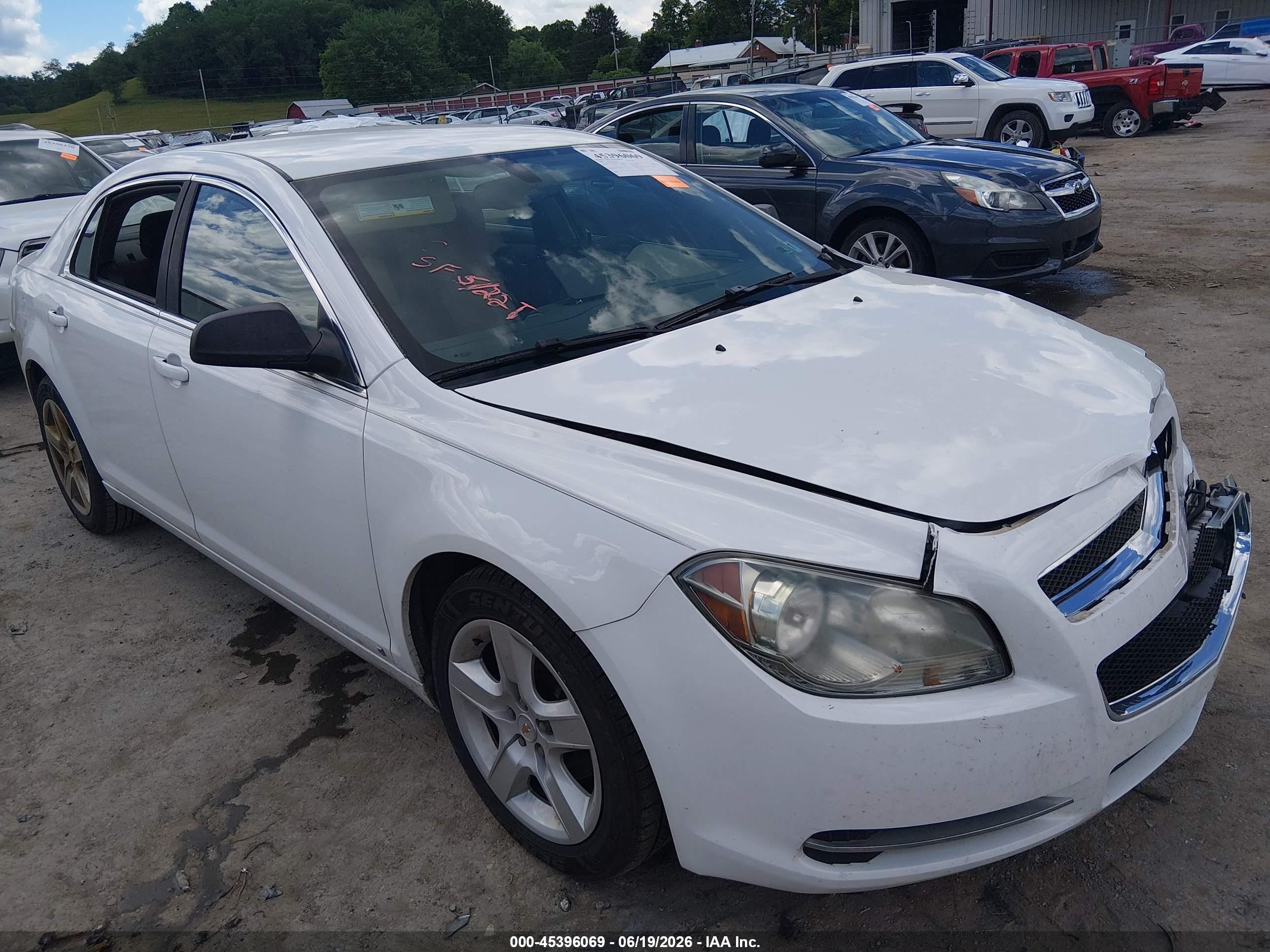 2009 Chevrolet Malibu Ls White vin: 1G1ZG57B894205054