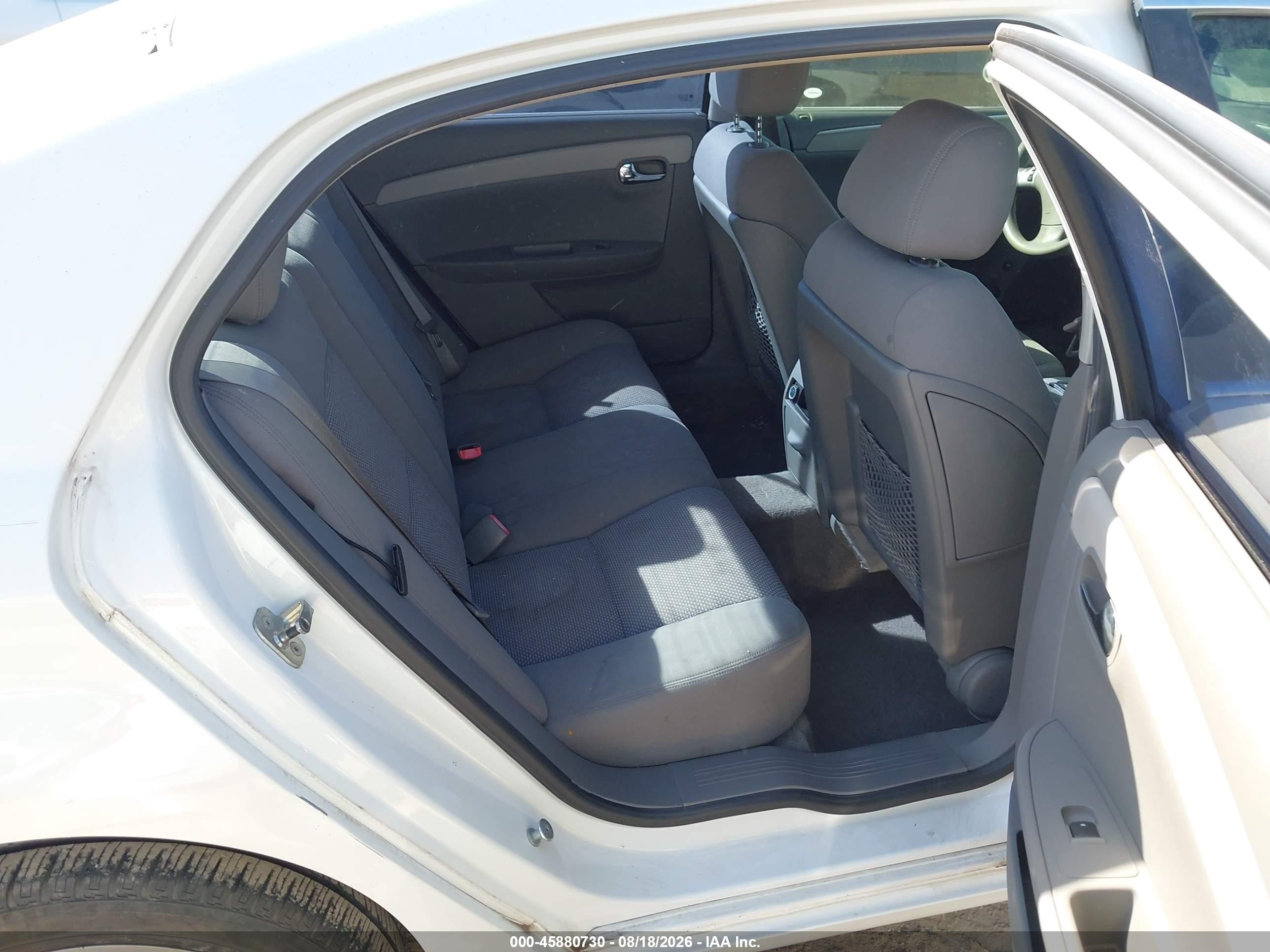2009 Chevrolet Malibu Ls White vin: 1G1ZG57B994101804