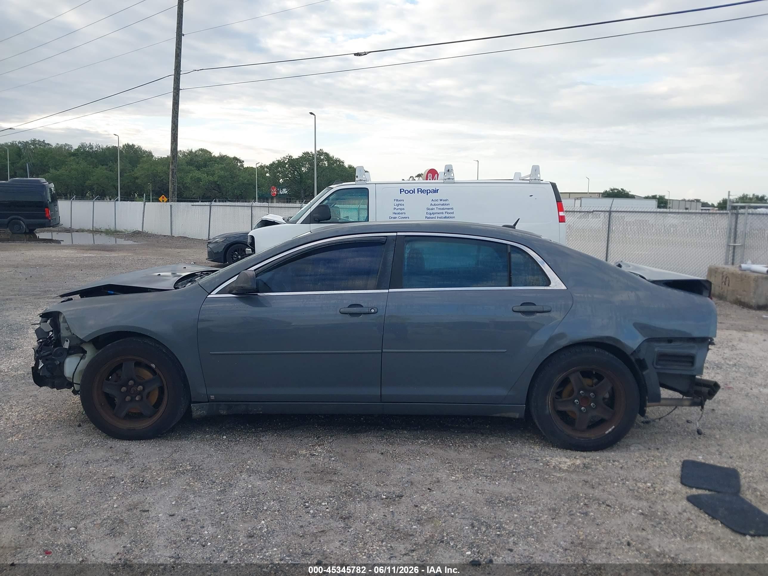 2009 Chevrolet Malibu Ls Gray vin: 1G1ZG57B99F108675