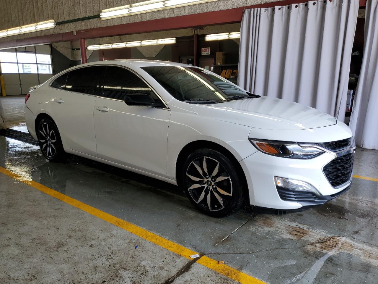 2020 Chevrolet Malibu Rs Белый vin: 1G1ZG5ST4LF051227 Damage: Right Rocker Panel, Dent(S) W/ Paint Dmg, 1 To 2 Inches
