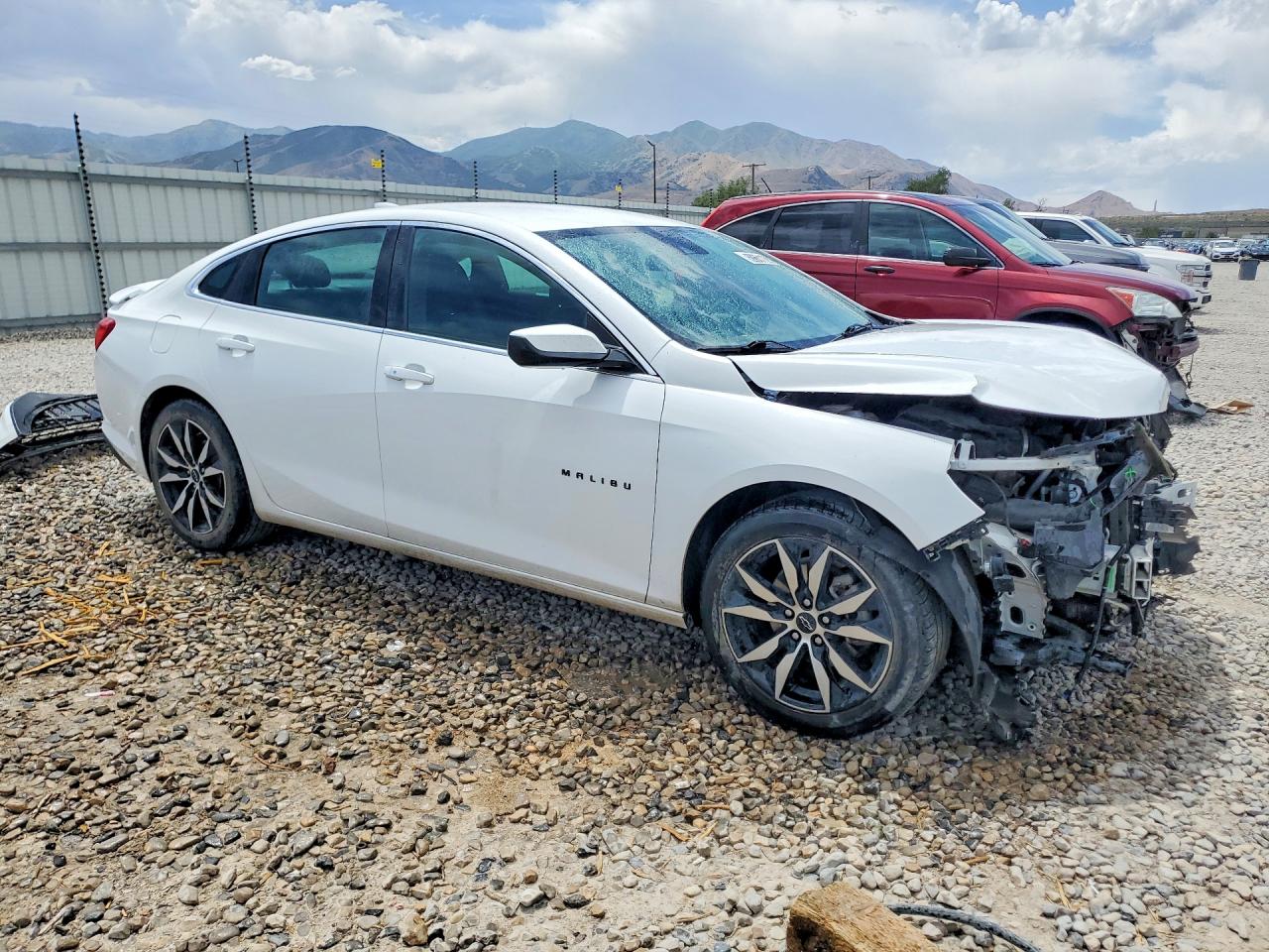 2021 Chevrolet Malibu Rs White vin: 1G1ZG5ST6MF008185