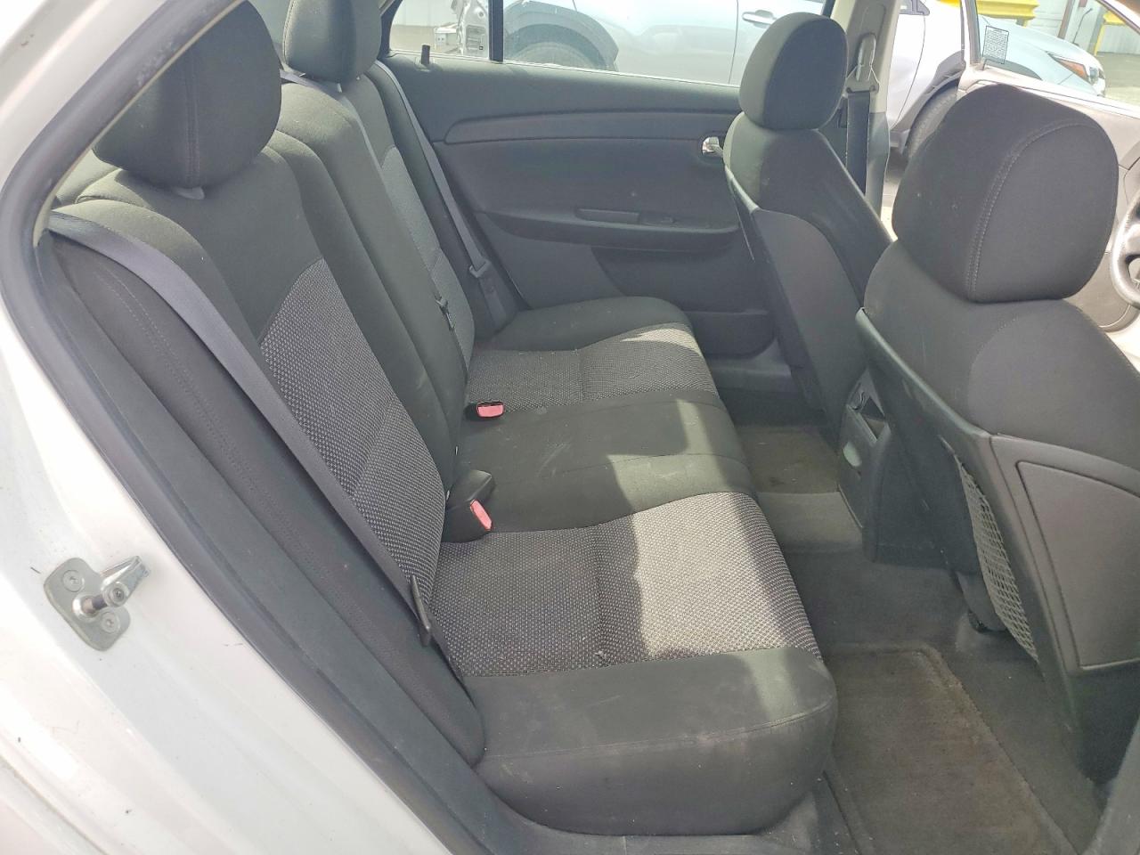 2009 Chevrolet Malibu White vin: 1G1ZH57B29F236768