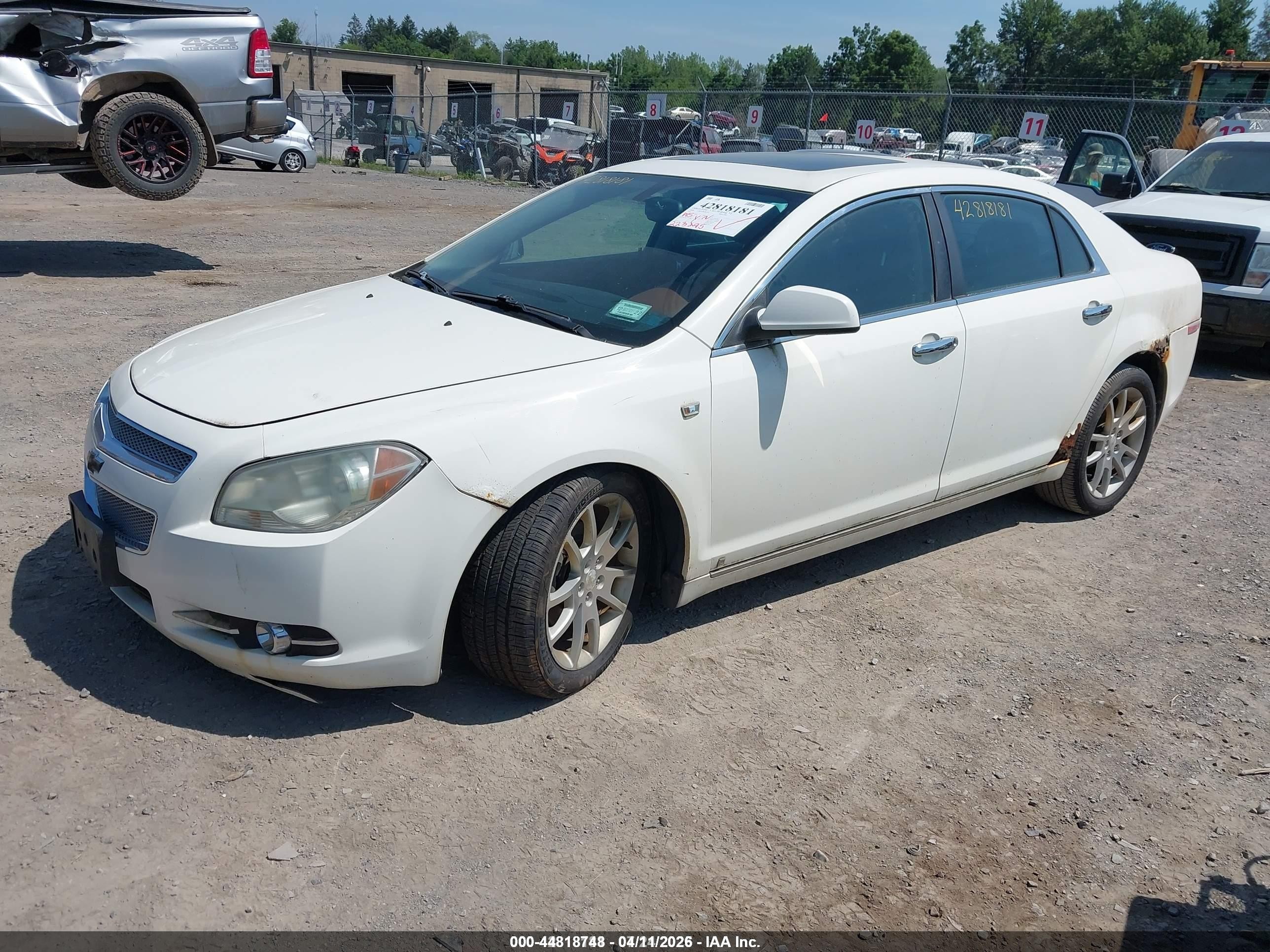 2008 Chevrolet Malibu Ltz White vin: 1G1ZK577X84237299