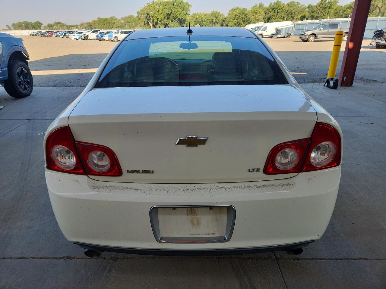 2008 Chevrolet Malibu Ltz White vin: 1G1ZK577X84295008