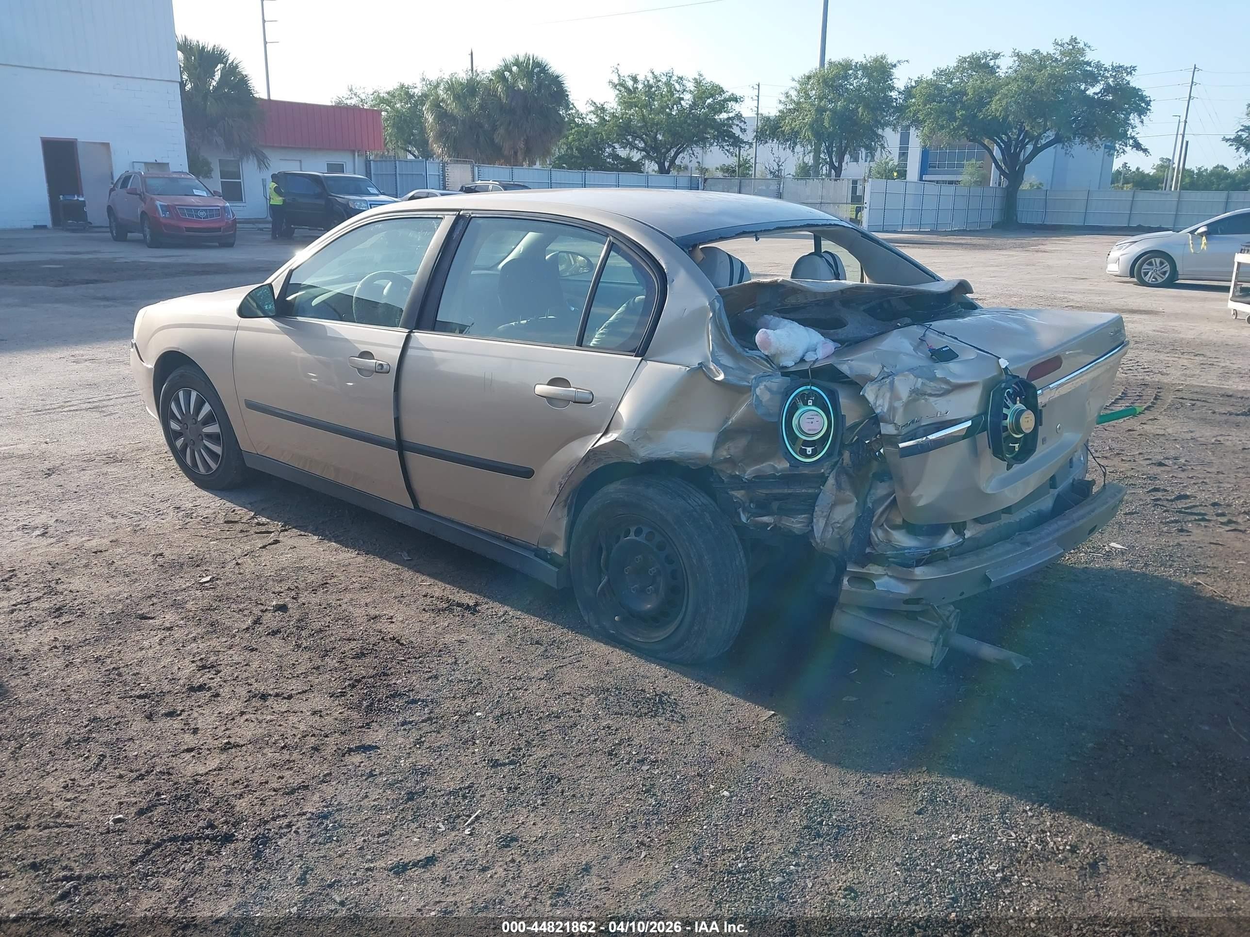 2004 Chevrolet Malibu   Gold vin: 1G1ZS52F54F154845