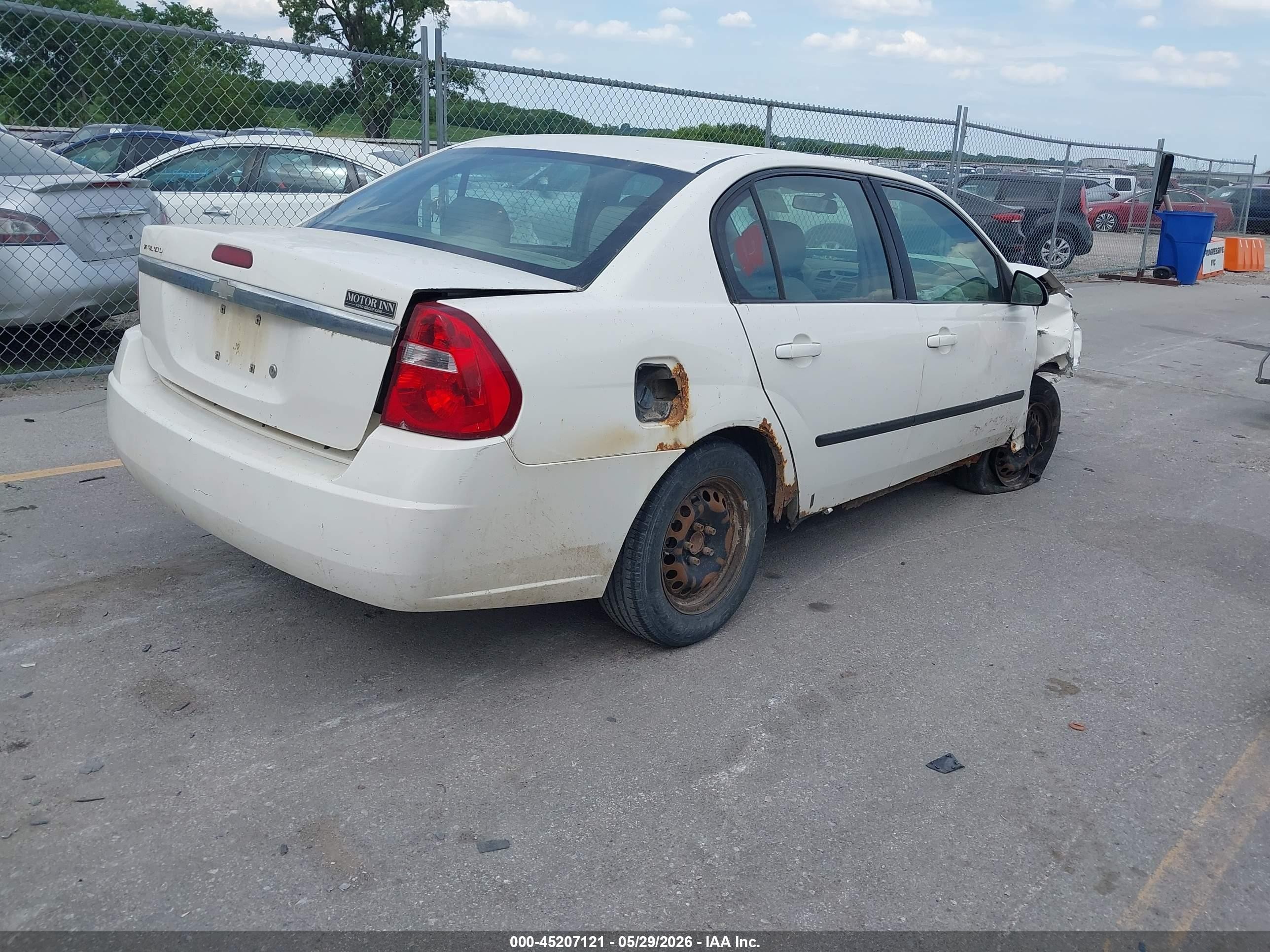 2004 Chevrolet Malibu   White vin: 1G1ZS52F54F242293