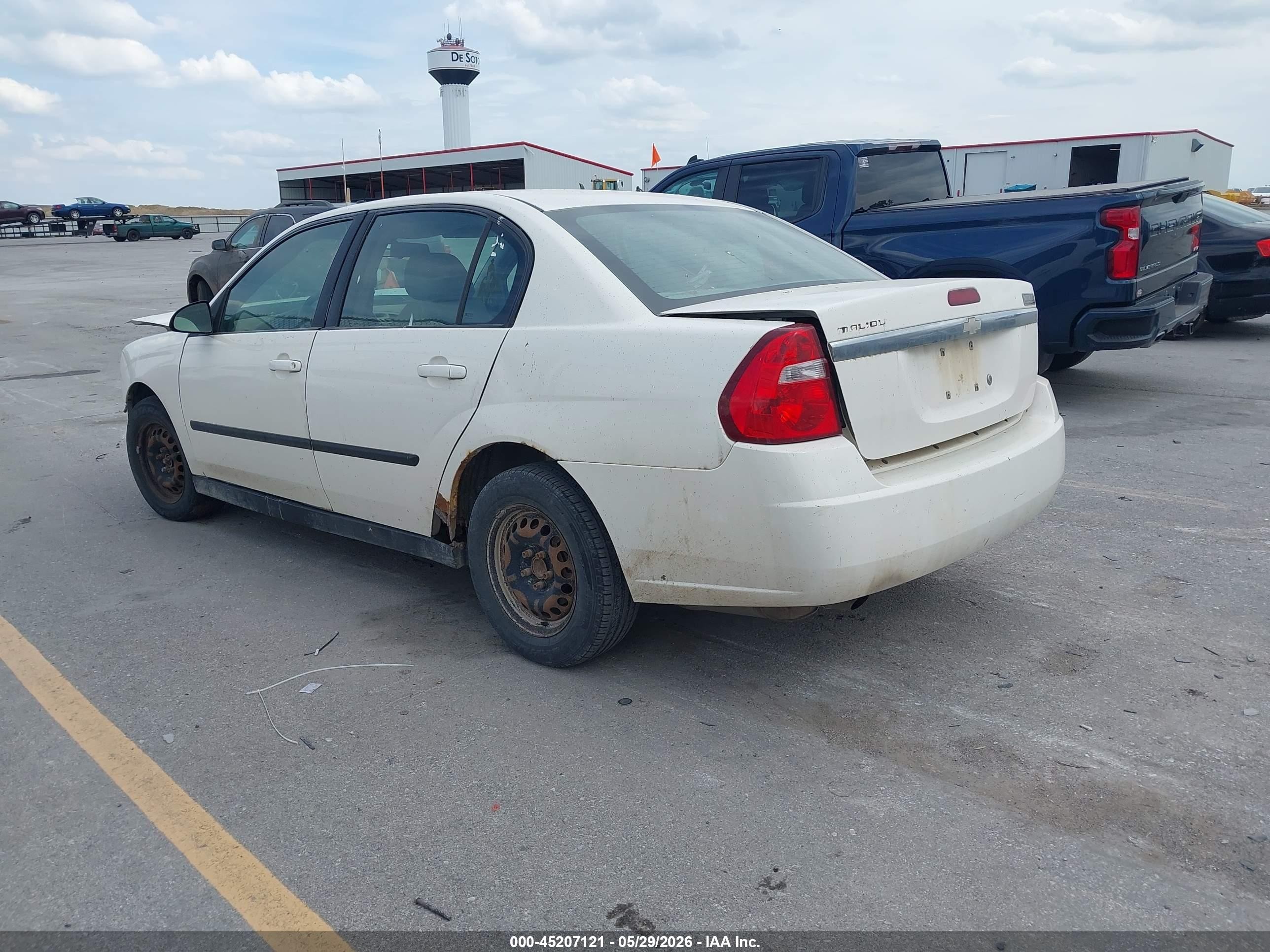 2004 Chevrolet Malibu   White vin: 1G1ZS52F54F242293