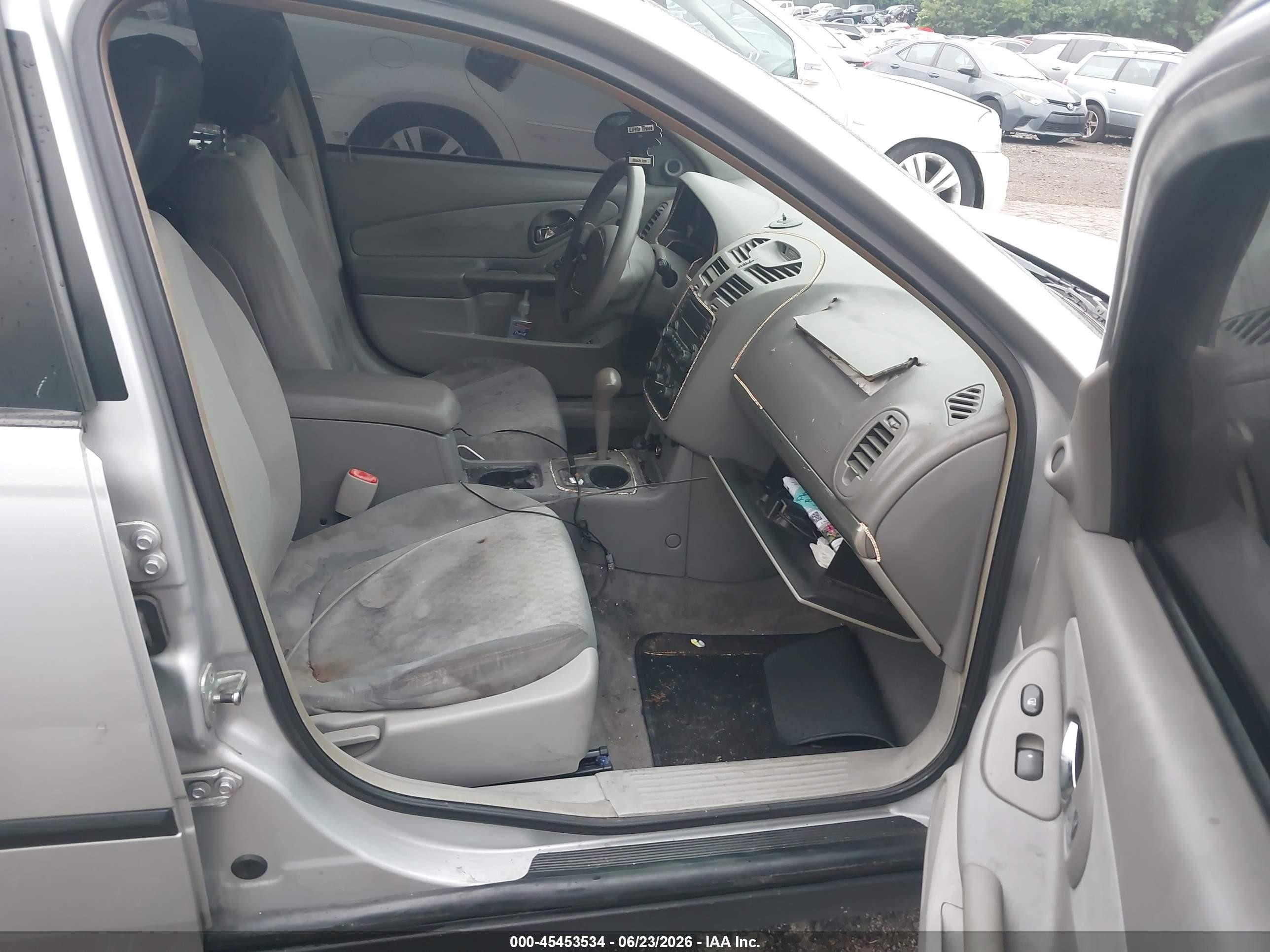 2004 Chevrolet Malibu   Silver vin: 1G1ZS52F84F168478